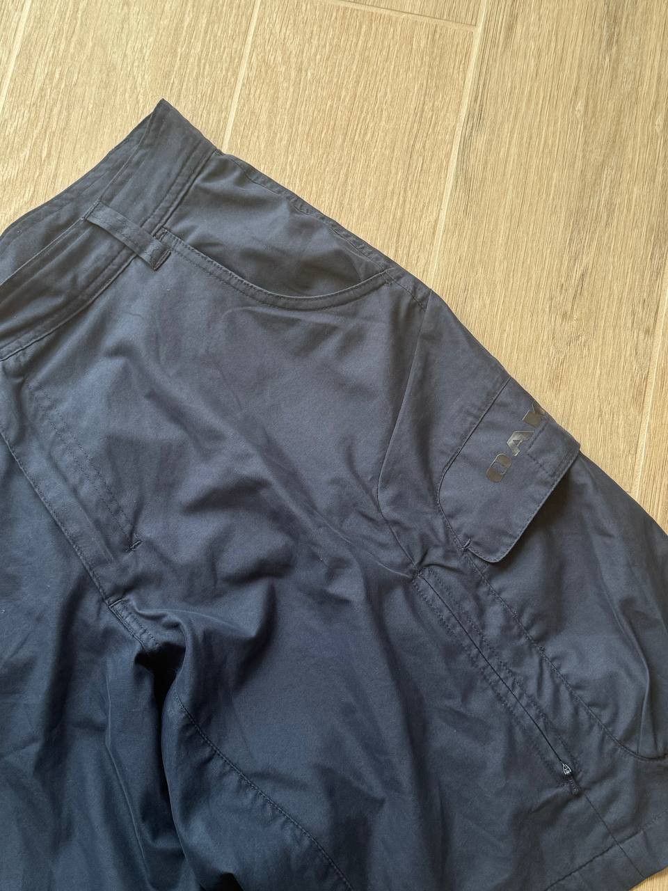 Oakley Vintage Oakley React shorts cargo software in navy Size 34US Size US 34 / EU 50 - 5 Thumbnail