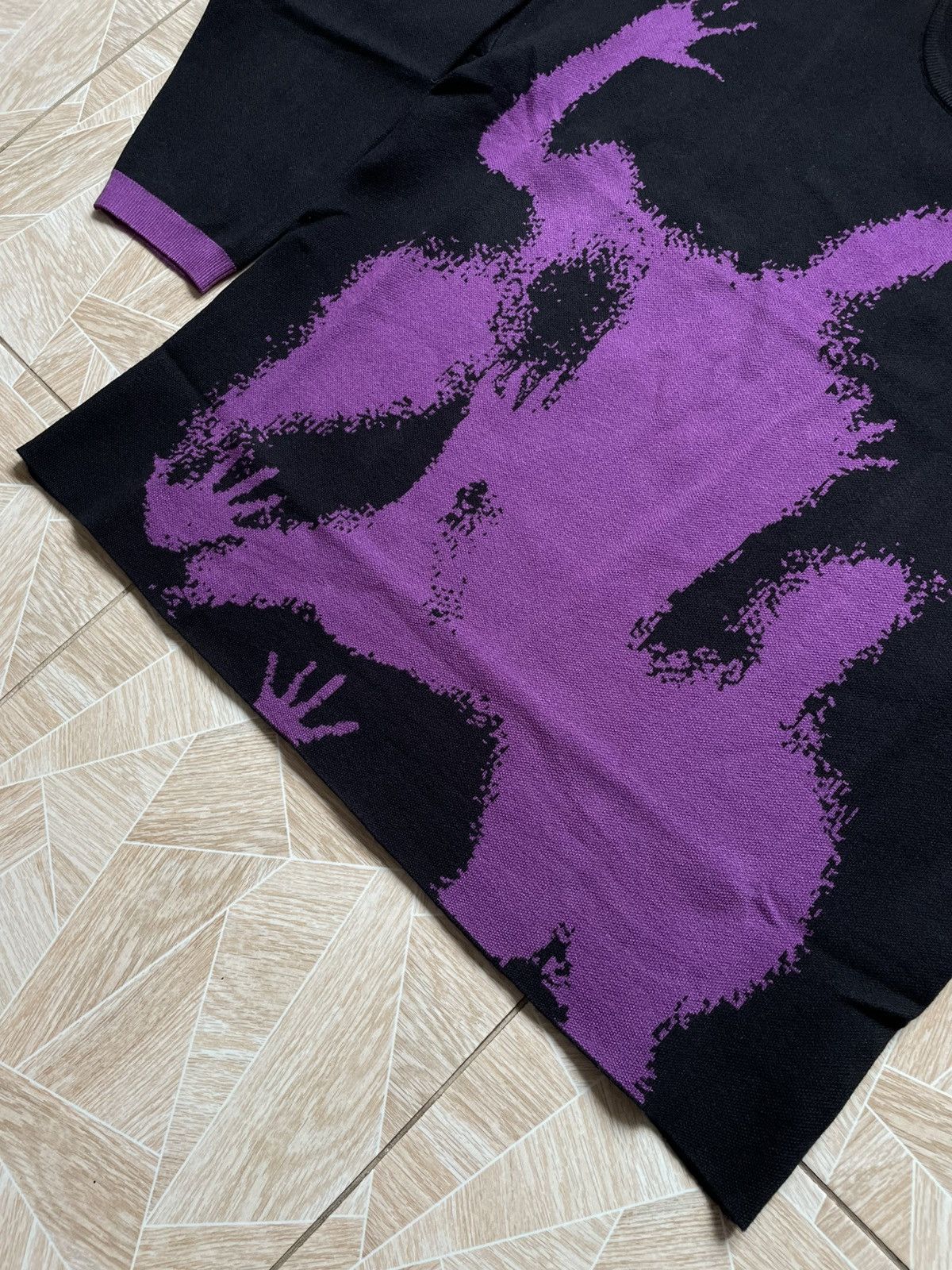 Other Black Purple Illusion Sweater with Trapped Figures & Hands Size US L / EU 52-54 / 3 - 4 Thumbnail