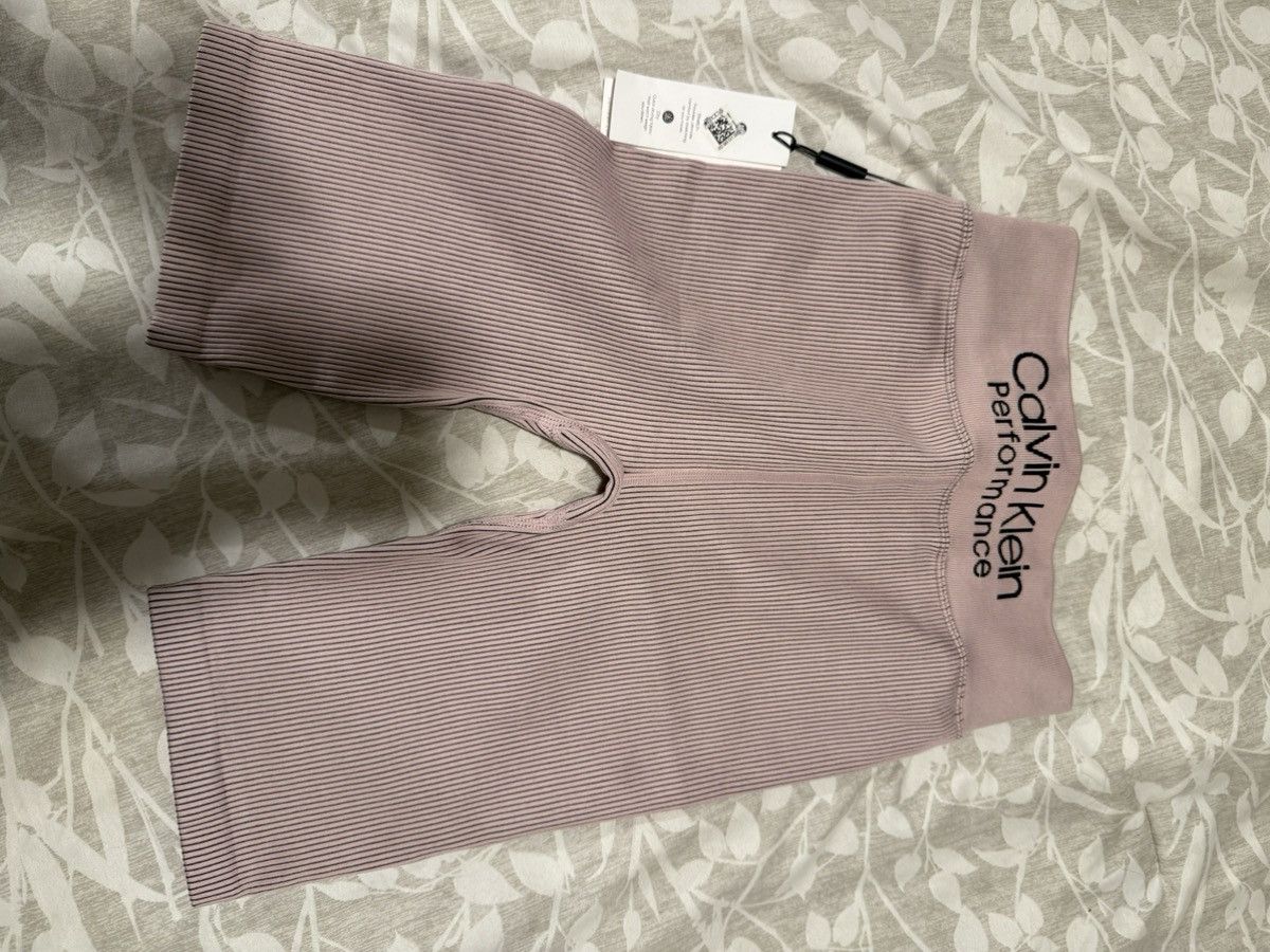 Calvin Klein Long Calvin Klein biker shorts Size 26" / US 2 / IT 38 - 2 Thumbnail
