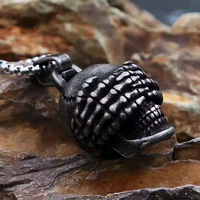 Jewelry Skull Hand Pendant Necklace Size ONE SIZE - 2 Thumbnail