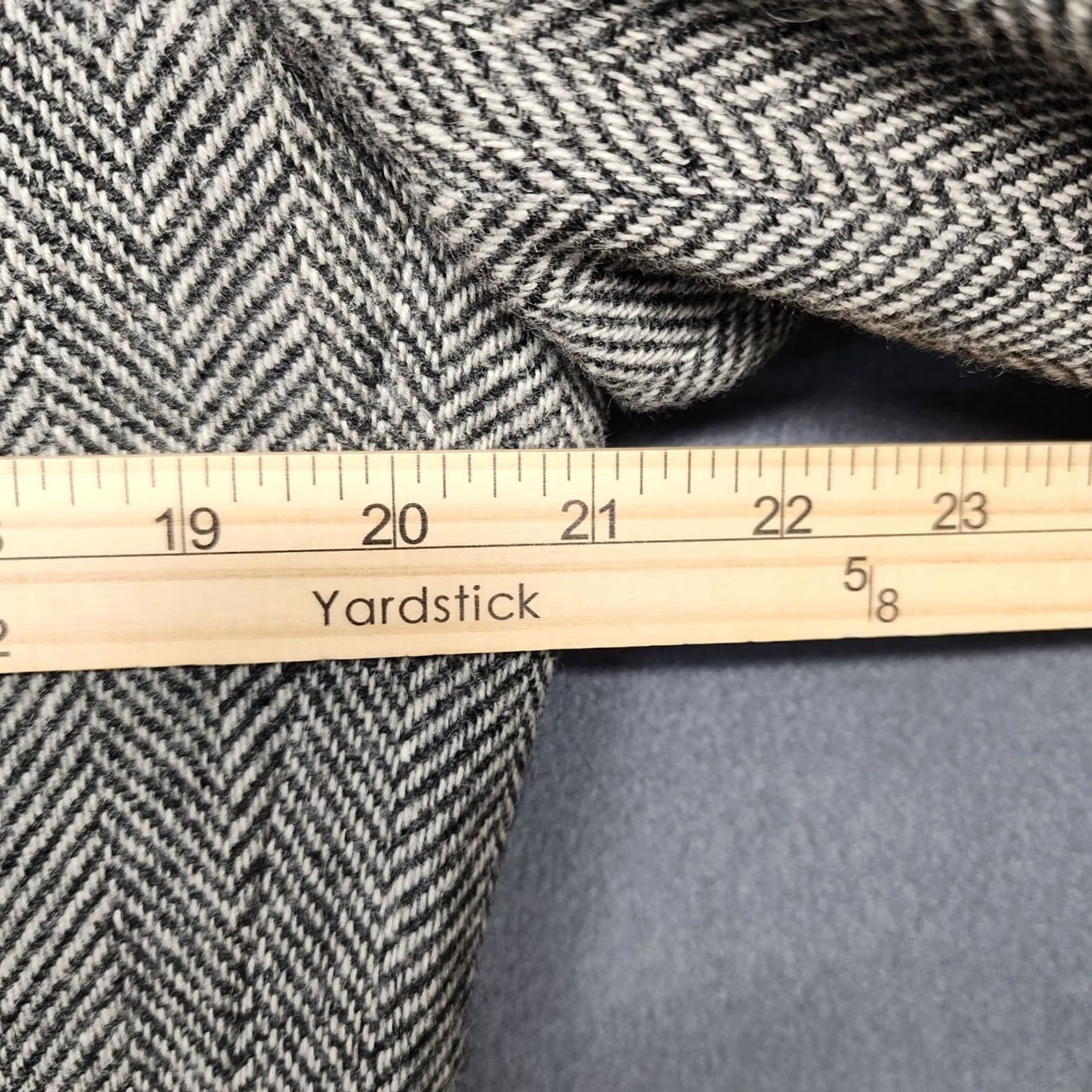 Vintage VINTAGE Redwood & Ross Sport Coat Jacket Mens Grey Tweed Herringbone Wool 42 R Size US XS / EU 42 / 0 - 6 Thumbnail