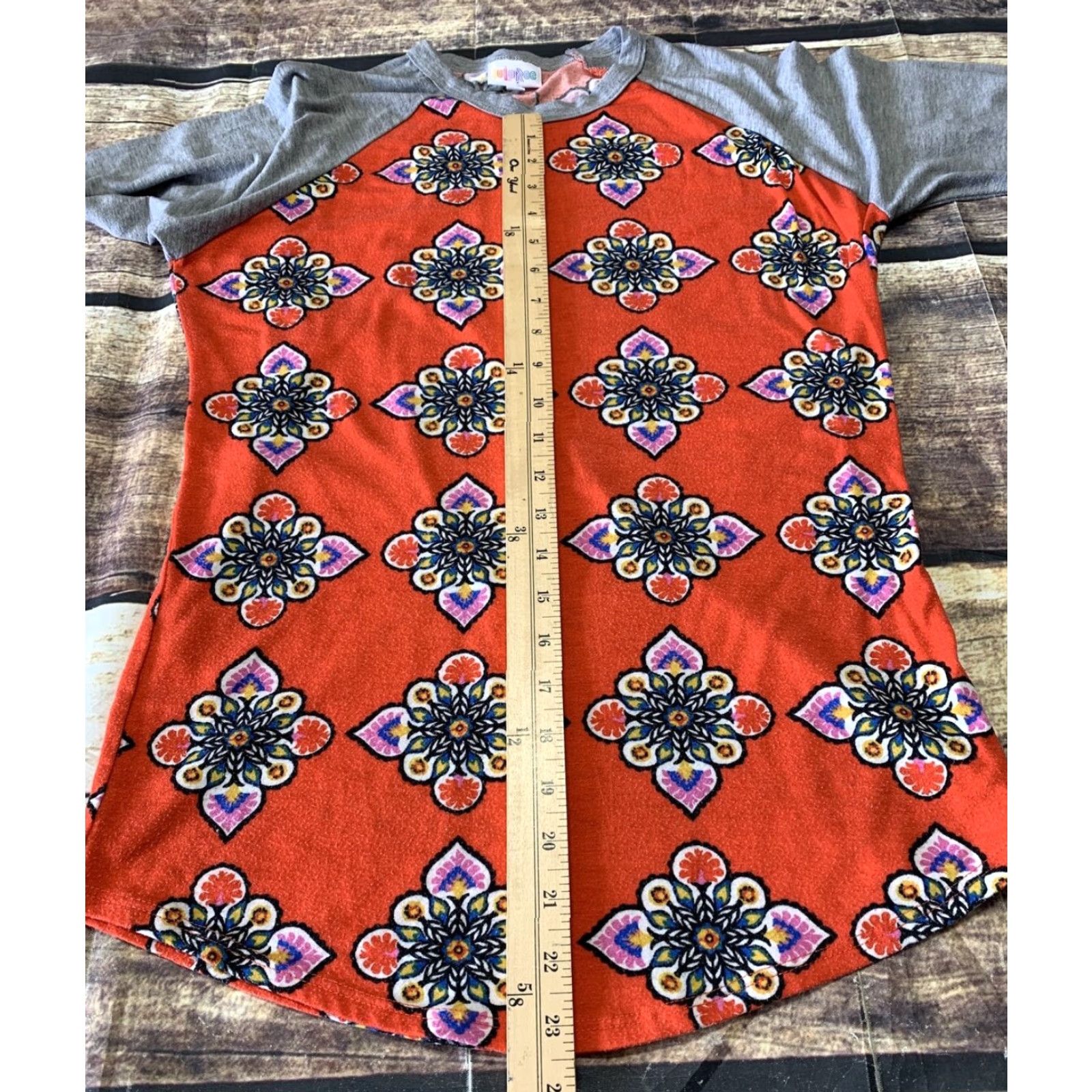 Vintage LuLaRoe T-Shirt Womens XS 3/4 Sleeve Pullover Gray Floral Southwest X-Small Size XS / US 0-2 / IT 36-38 - 6 Thumbnail