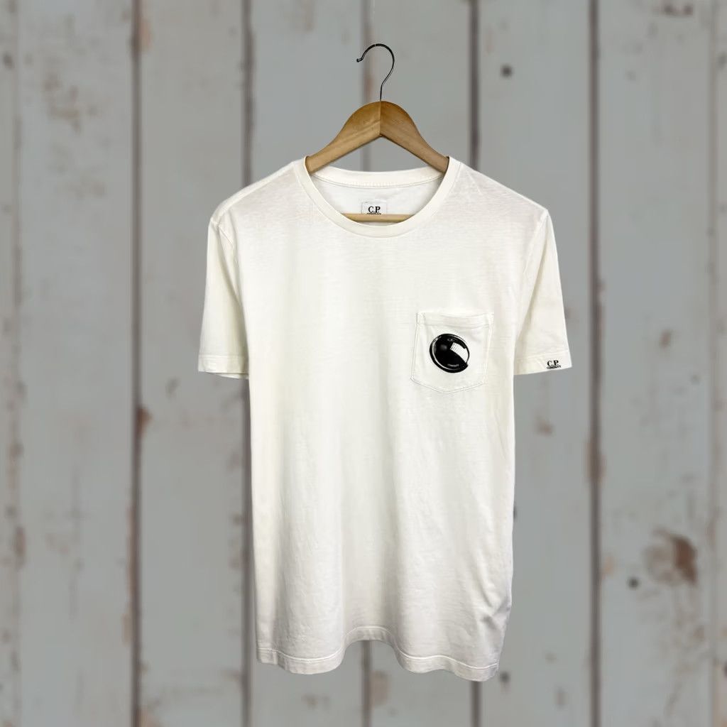 Vintage VINTAGE C.P. Company Lens Pocket T-Shirt Retro Shirt Mens L/XL White Size US L / EU 52-54 / 3 - 1 Thumbnail