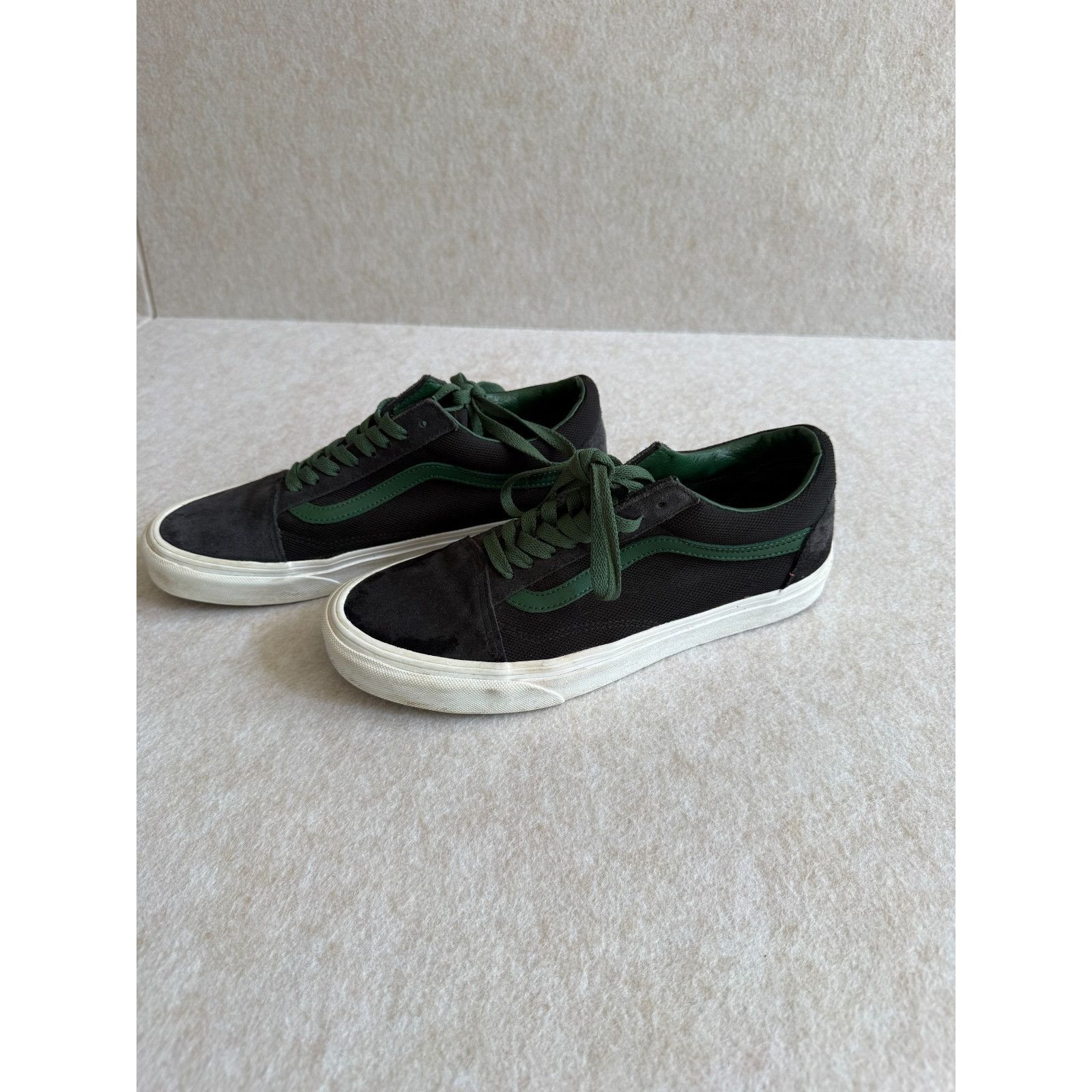 Vans Vans Mens 8 Black Green Skate Shoes Low Top Sneakers Casual Size US 8 / EU 41 - 1 Thumbnail