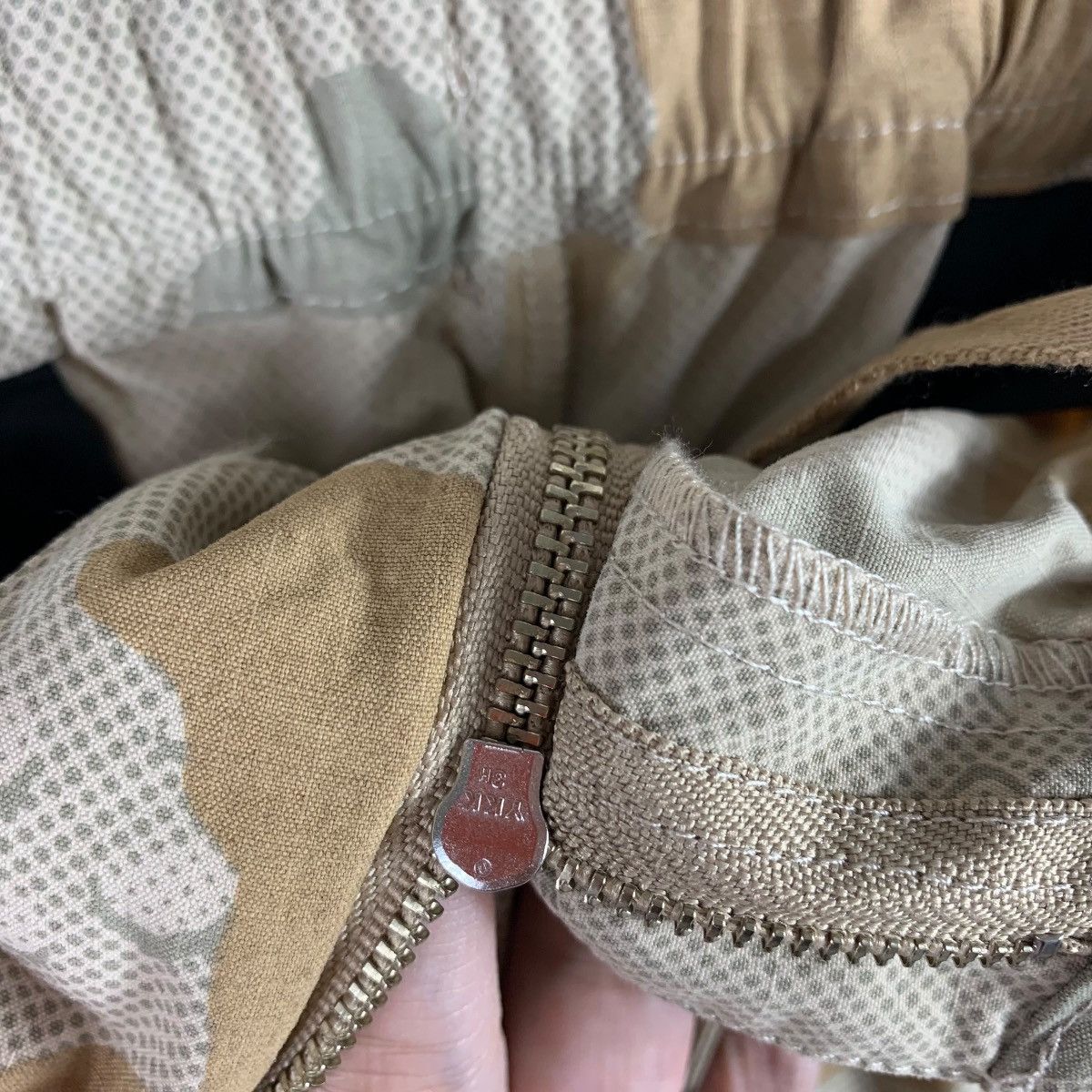 GU × Japanese Brand × Undercover GU X UNDERCOVER Camo full print cargo pants Size US 32 / EU 48 - 17 Thumbnail