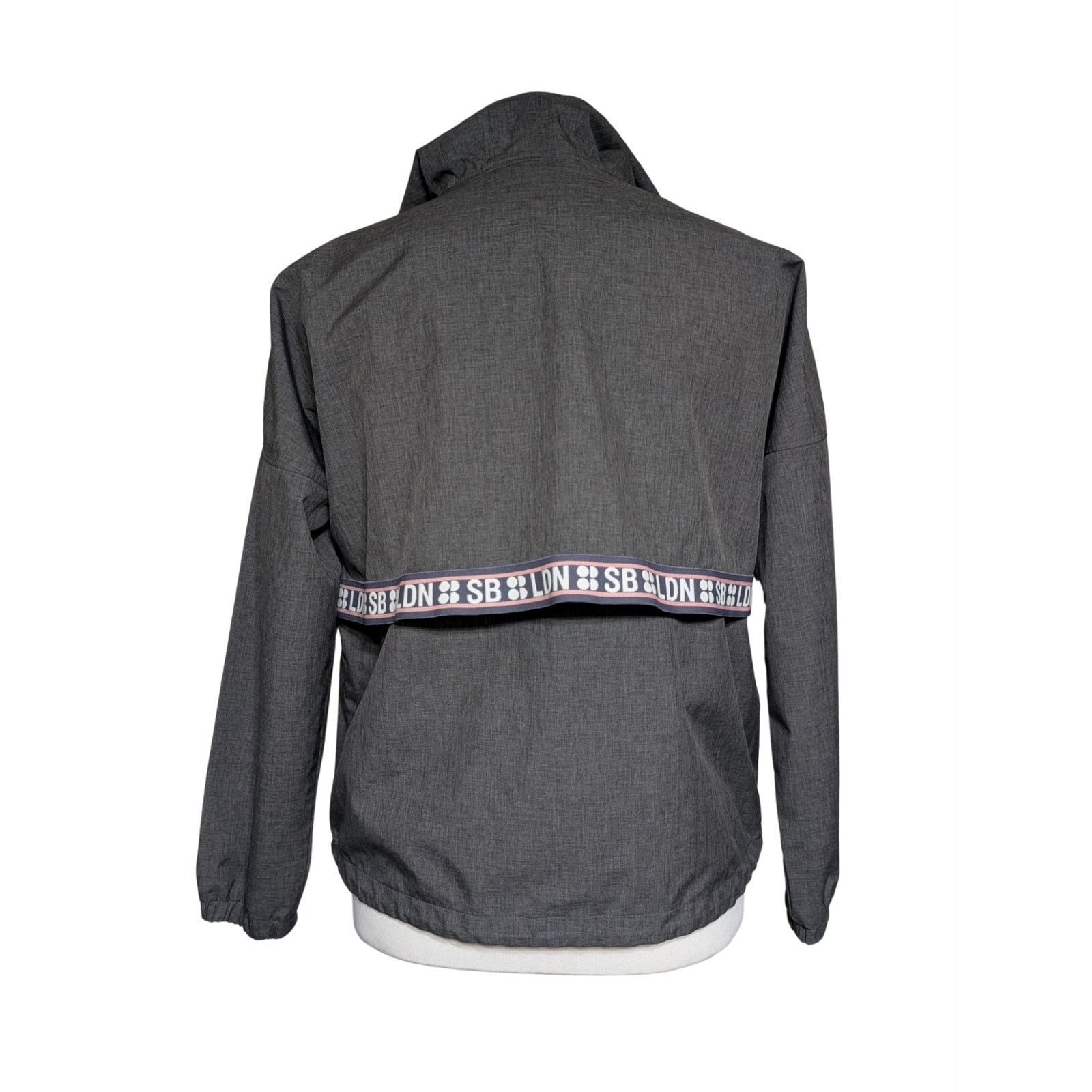 Sweaty Betty Sweaty Betty Cargo Windbreaker Rain Jacket in Gray Color S Size S / US 4 / IT 40 - 3 Thumbnail