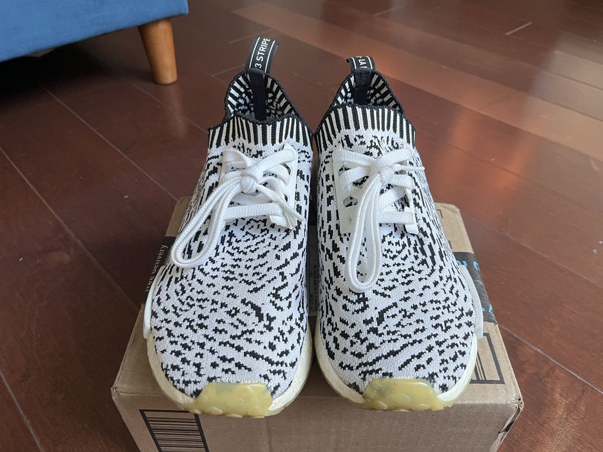 Adidas adidas NMD_R1 Primeknit Zebra Sashiko Size US 8 / EU 41 - 7 Thumbnail