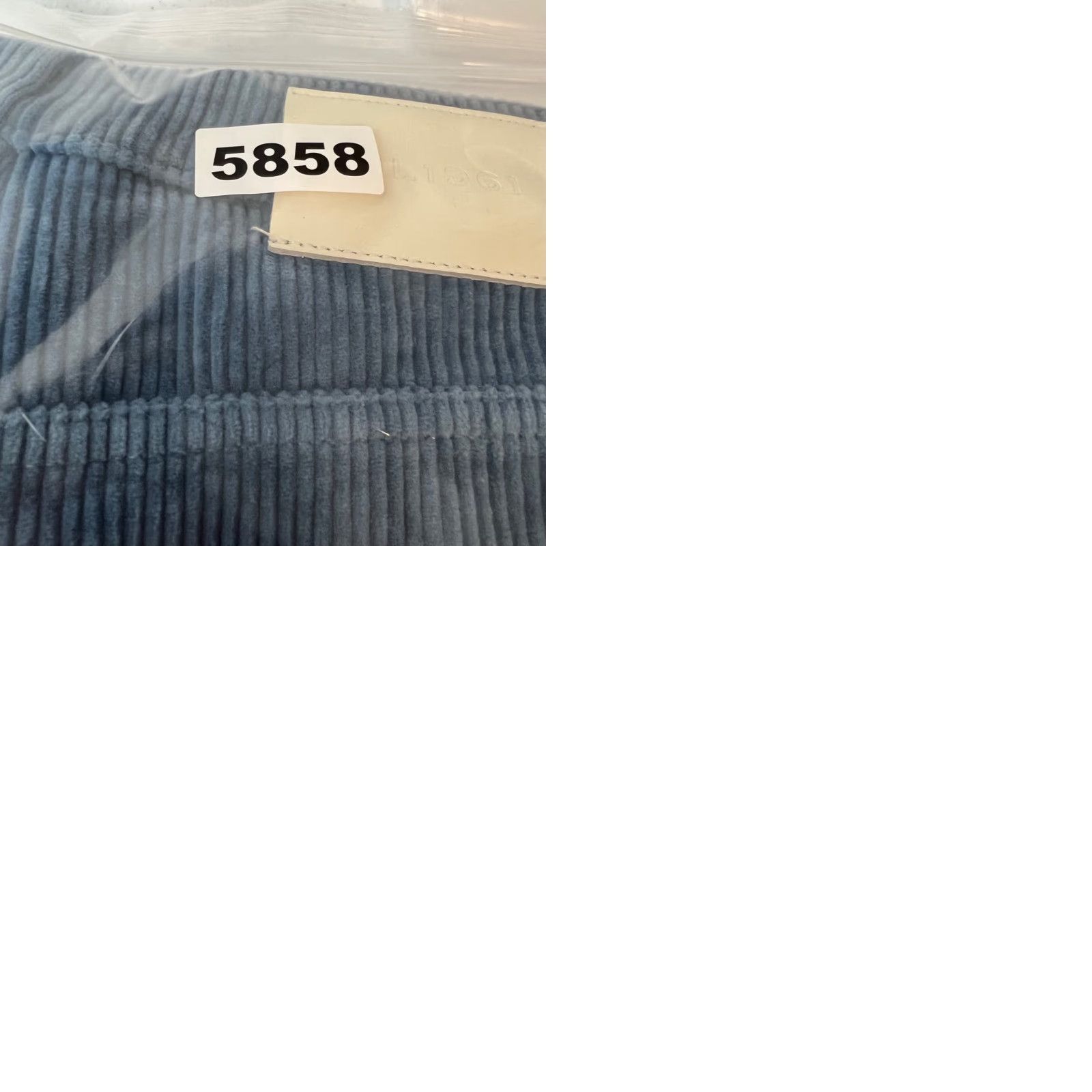 DL1961 DL1961 Womens 25 Blue Corduroy High-Waisted Straight Leg Pants Regular blue Corduroy 90s? no Vintage: No Mens Womens Boys Girls Size 42" / US 20 - 9 Thumbnail