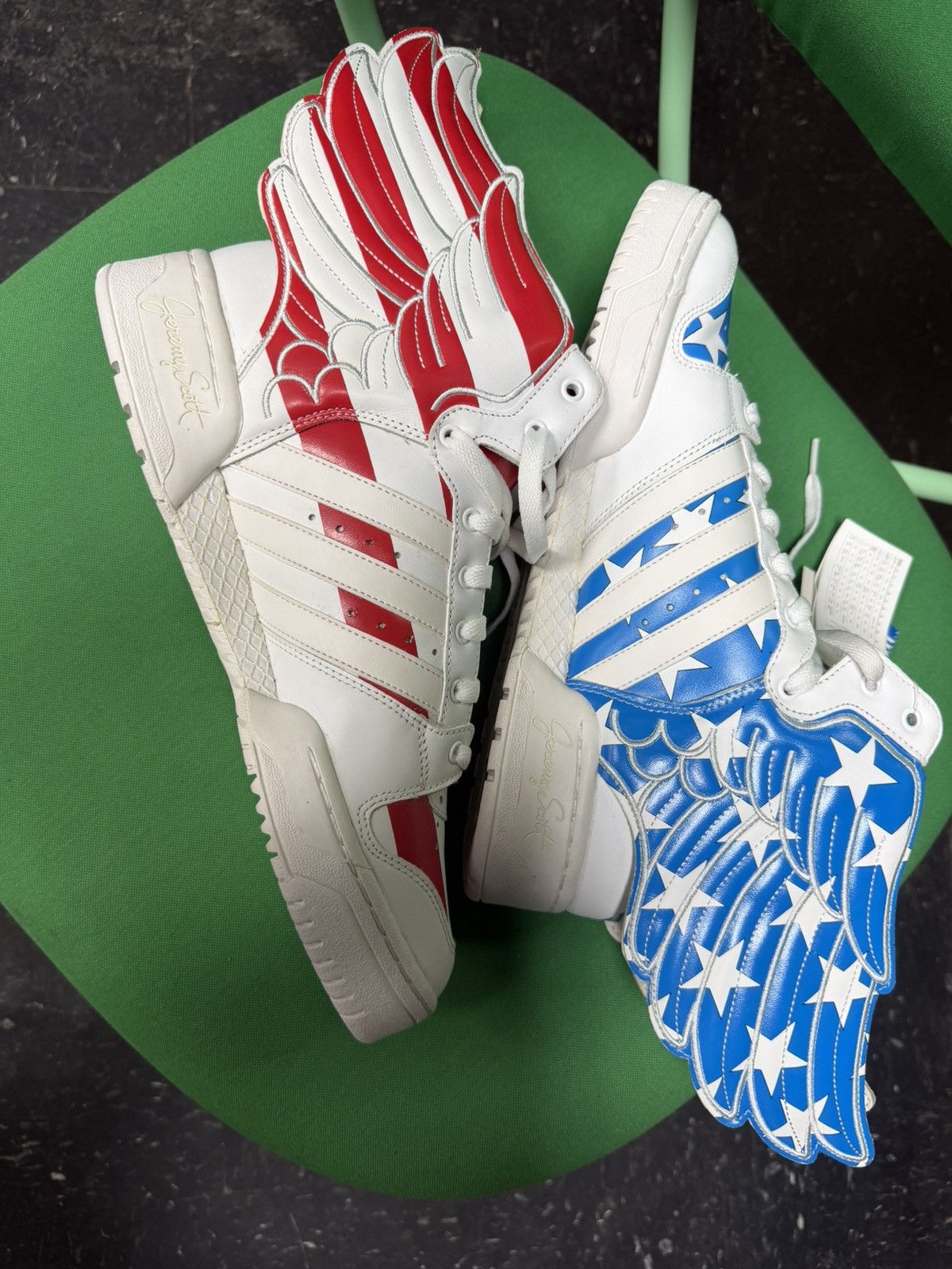 Adidas × Jeremy Scott Adidas Jeremy Scott Wings 2.0 Stars and Stripes Size US 11.5 / EU 44-45 - 10 Thumbnail