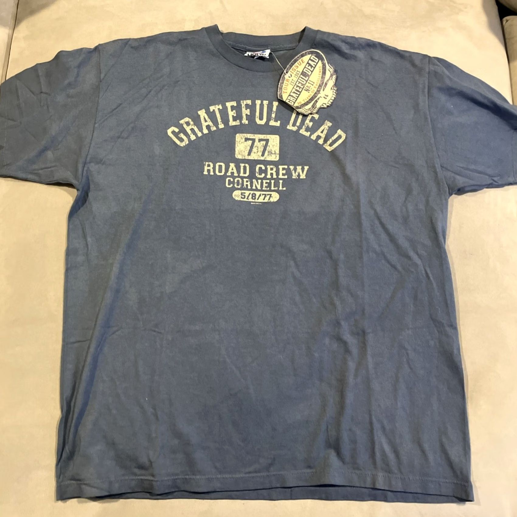 Liquid Blue VINTAGE Liquid Blue Grateful Dead Cornell 77 Road Crew T-Shirt XL Blue Cotton Blend Crew Neck Short Sleeve Mens Shirts Size US XL / EU 56 / 4 - 2 Thumbnail
