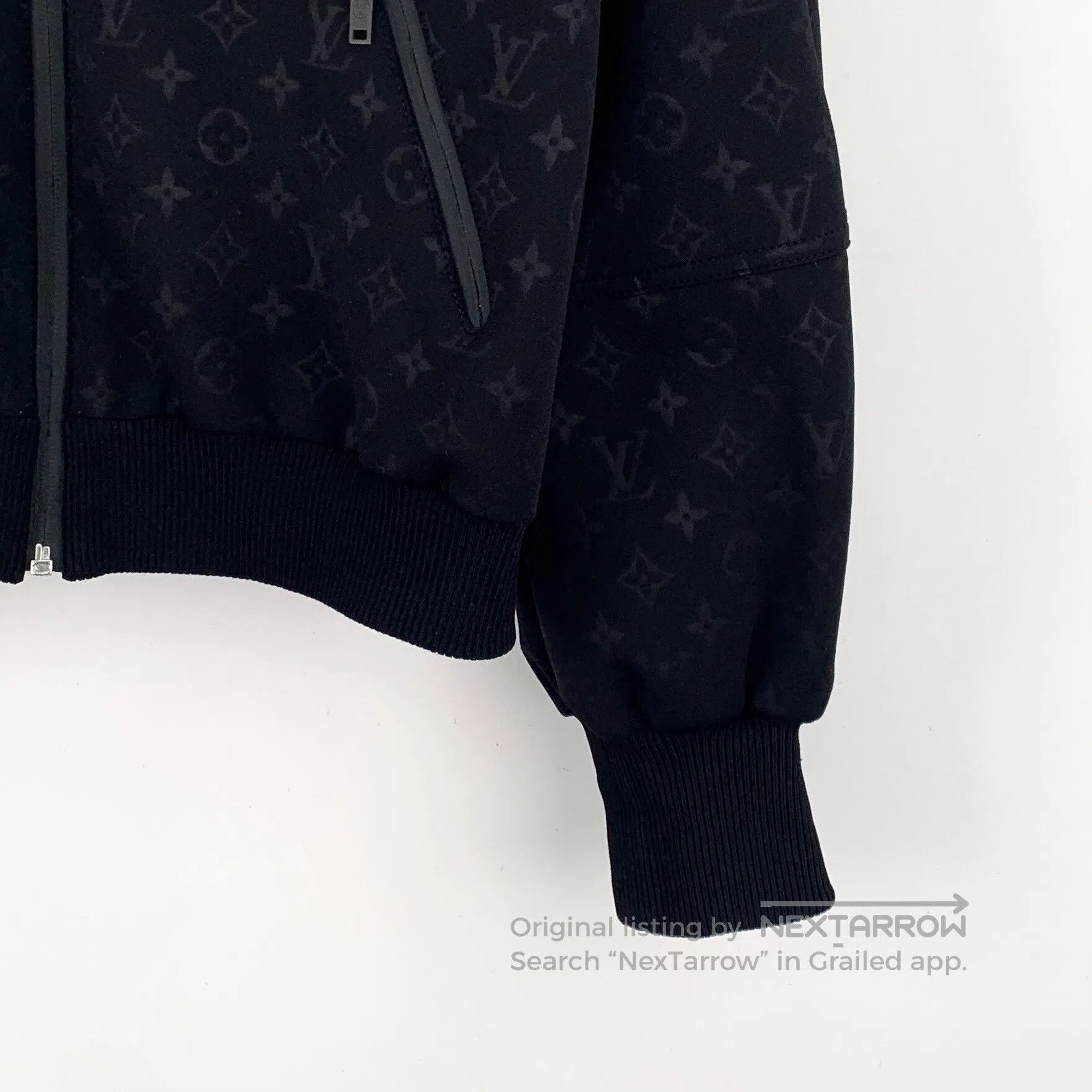 Louis Vuitton Louis Vuitton Black Logo Subtle Pattern Full Print Stand C Size S / US 4 / IT 40 - 4 Thumbnail