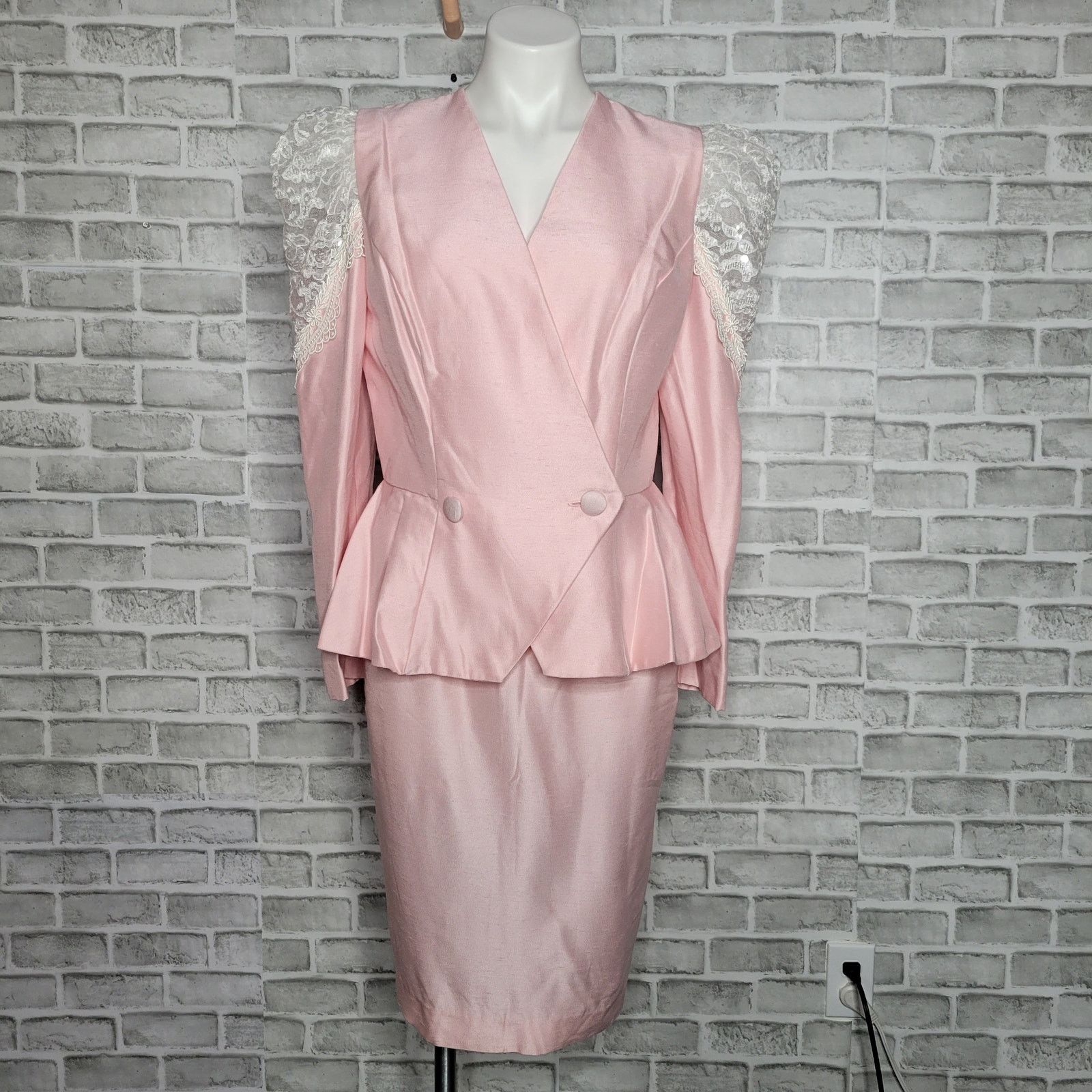Vintage VTG 80s Madonna Pink, Lace & Sequin 2 Piece Skirt/Blazer Set Size 28" / US 6 / IT 42 - 1 Thumbnail