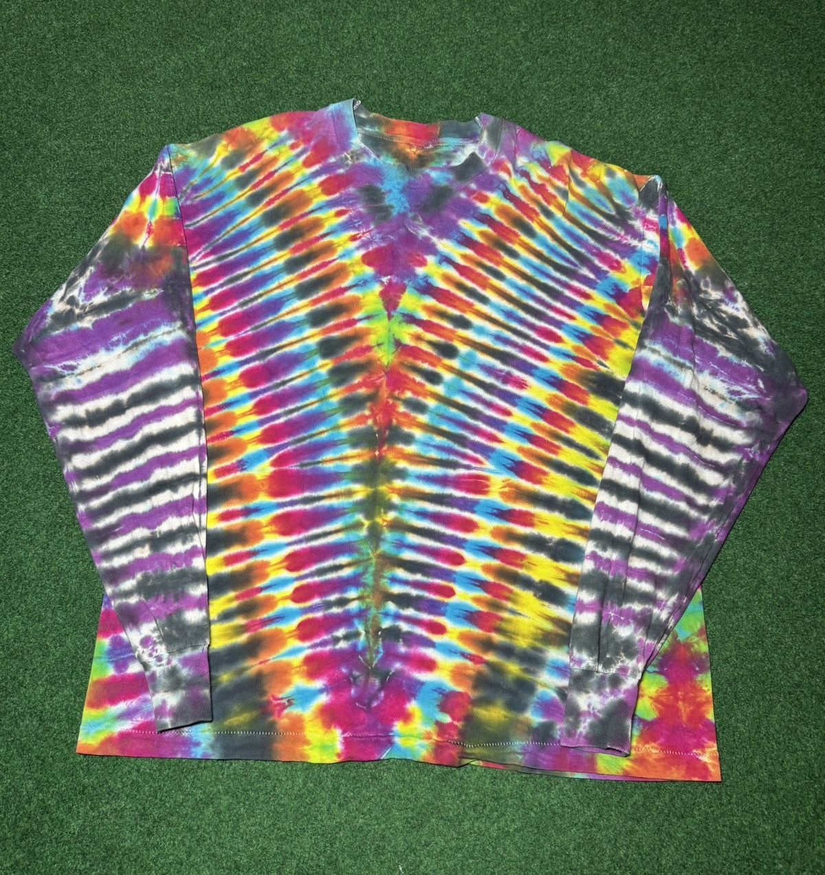 Vintage Vintage 90s INSANE Tie Dye Hippie Retro Psychedelic T Shirt Size US XL / EU 56 / 4 - 1 Thumbnail