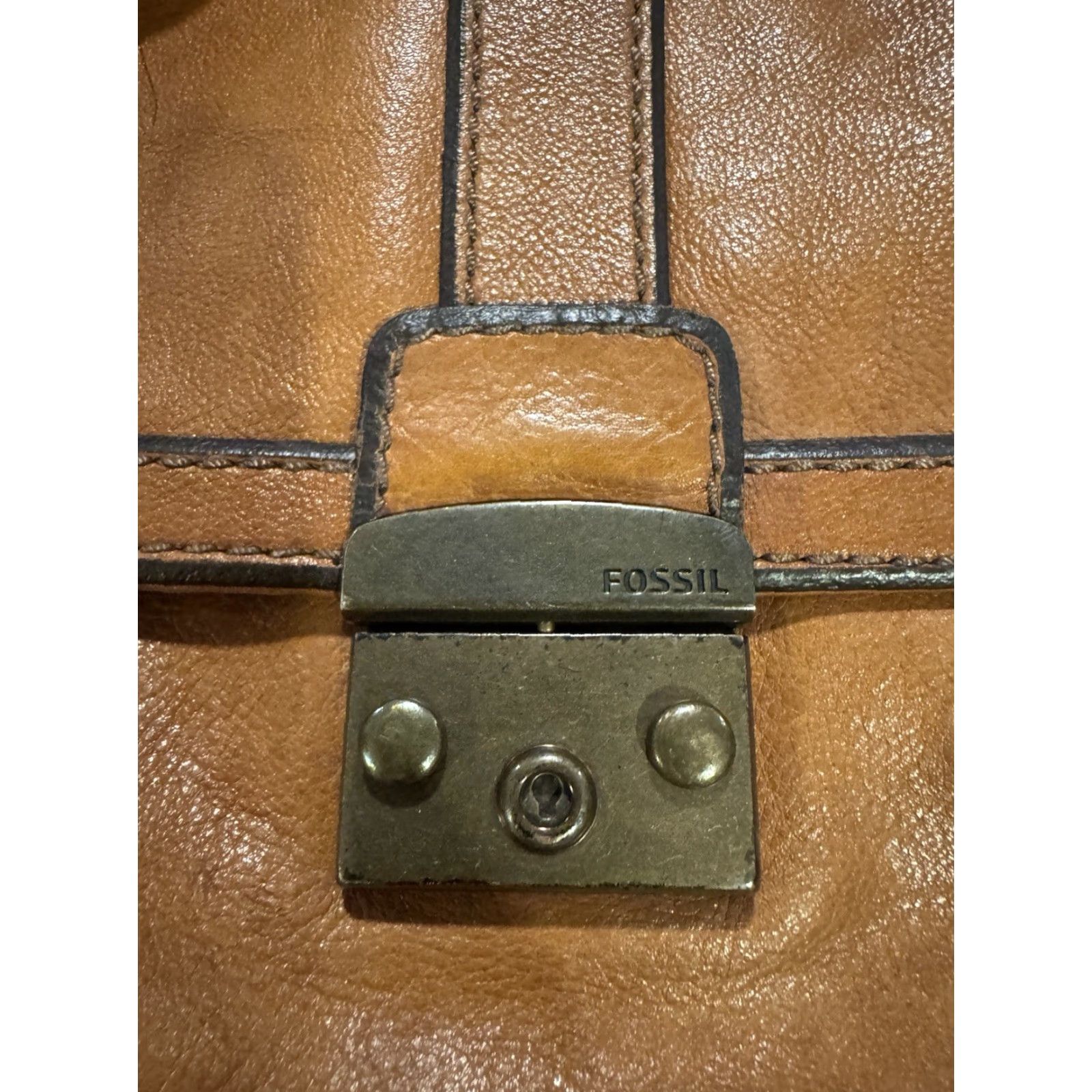 Fossil VINTAGE Fossil Estate Leather Messenger Bag North South City Bag Cognac Brown Messenger Bag Men/Women Unisex Adults Large Brown Leather Vintage Size ONE SIZE - 3 Thumbnail