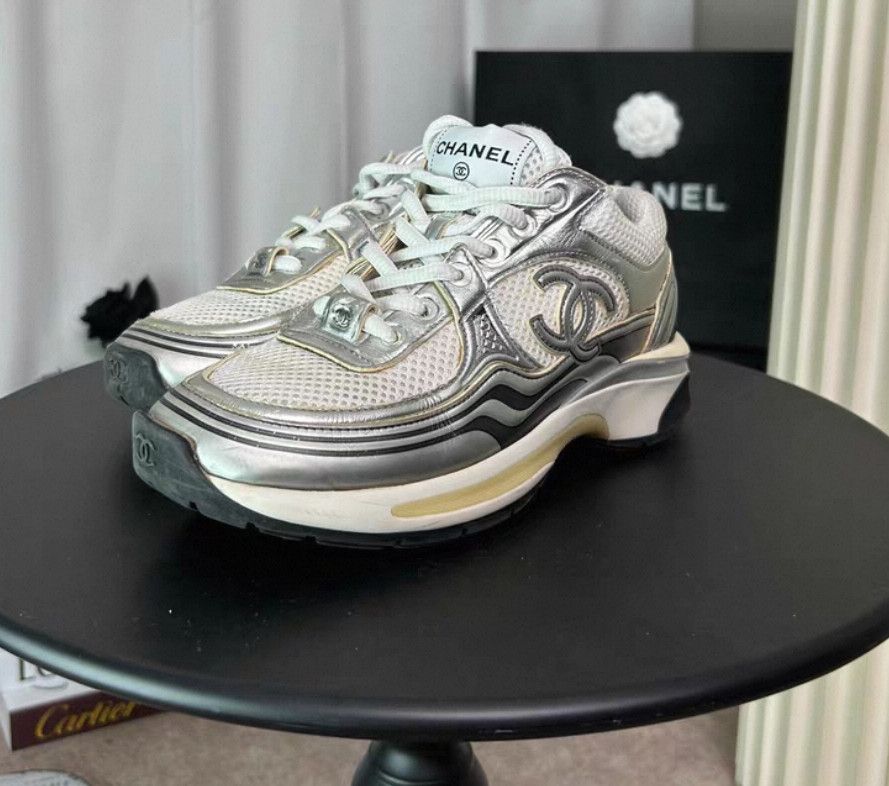 Chanel Chanel Colour-blocked logo lace-thed casual sneakers Size US 6 / IT 36 - 1 Thumbnail