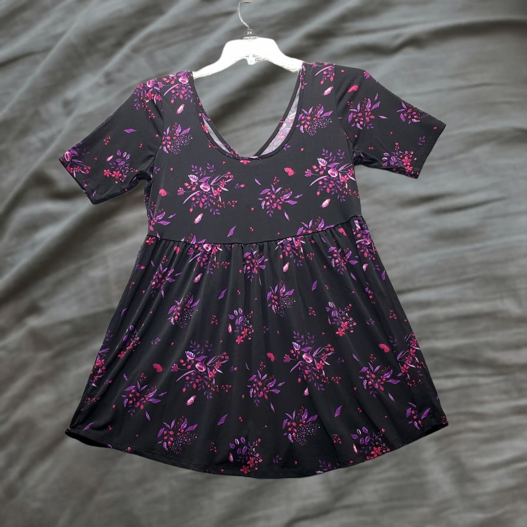 Torrid Torrid Blouse Women Size 00 Floral Multi Deep V Neck Pleated Boho Peplum Shirt Size XXS / US 00 / IT 34 - 1 Thumbnail