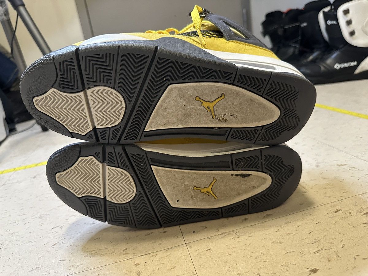 Jordan Brand × Nike Air Jordan 4 Lightning Size US 10.5 / EU 43-44 - 7 Thumbnail