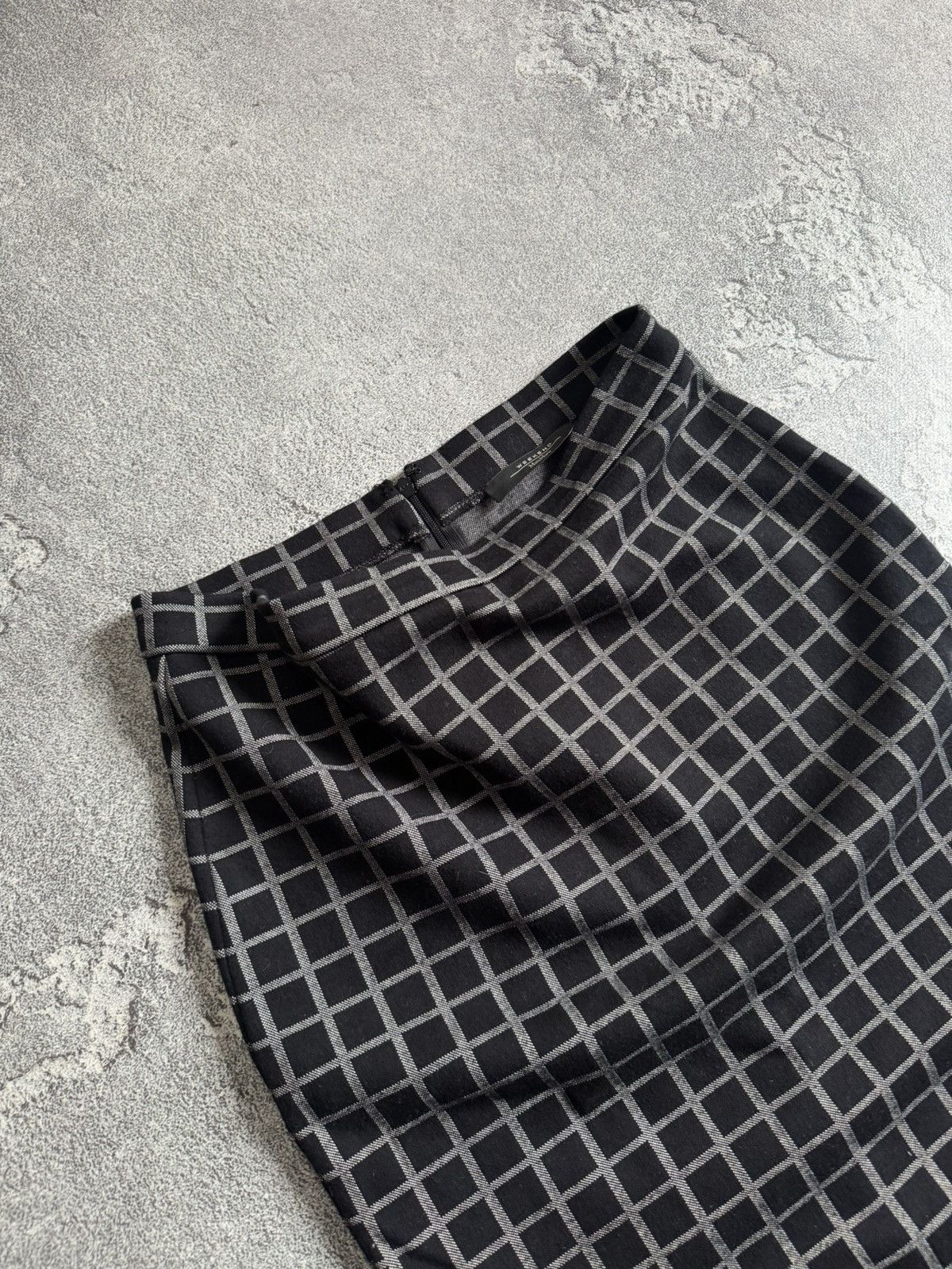 Weekend Max Mara Weekend Max Mara S Chekered skirt pencil Size 26" / US 2 / IT 38 - 2 Thumbnail