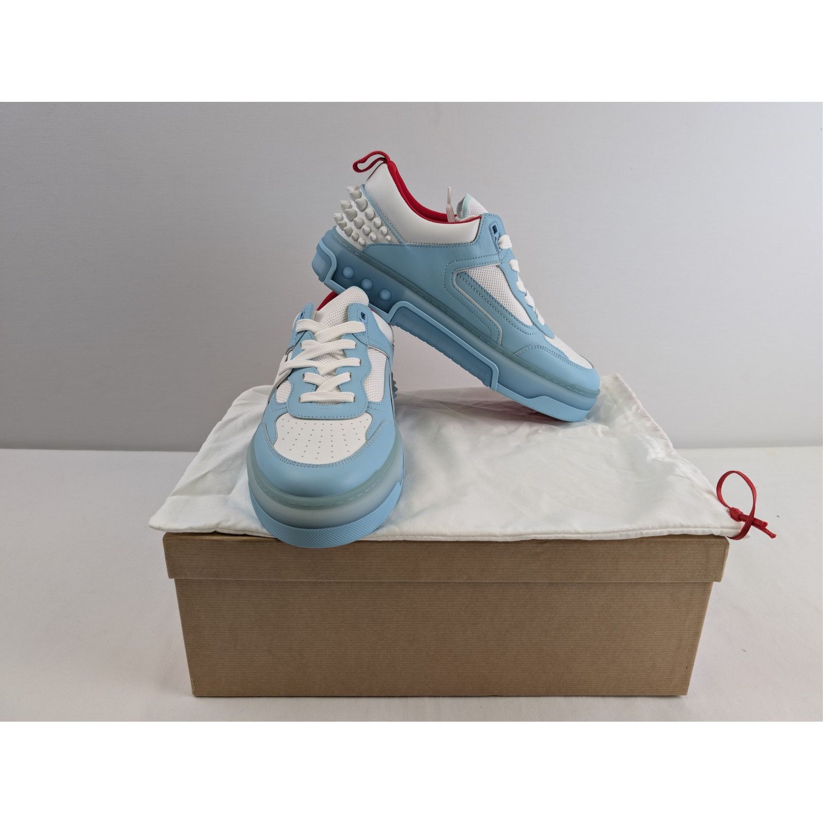 Christian Louboutin o1rshd1 Astroloubi low-top sneaker in light blue and white Size US 10 / EU 43 - 19 Thumbnail