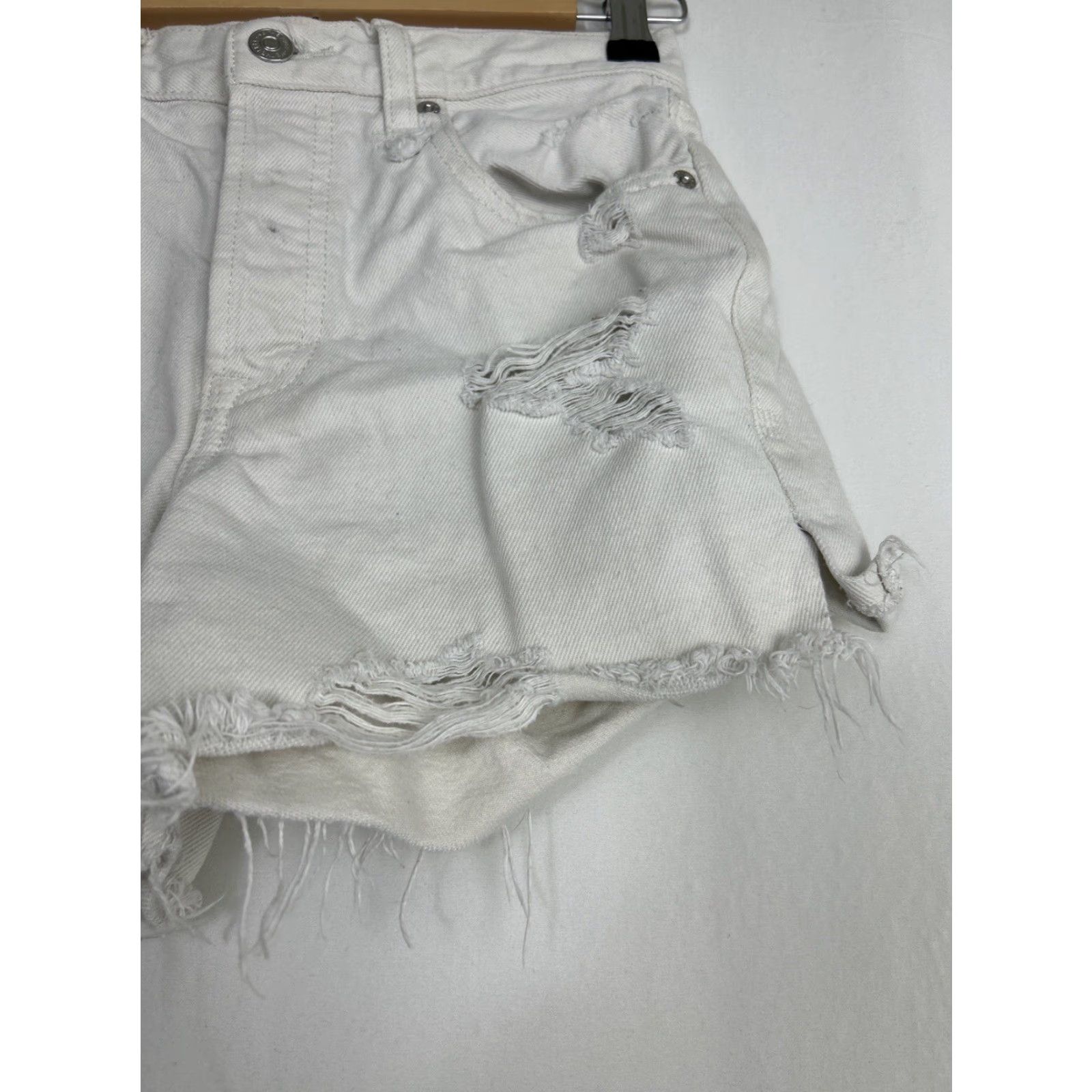 Vintage We The Free White Cotton Denim Distressed High Waisted Cut-Off Shorts Womens Size 24 26 Inseam 4in Size 42" / US 20 - 3 Thumbnail