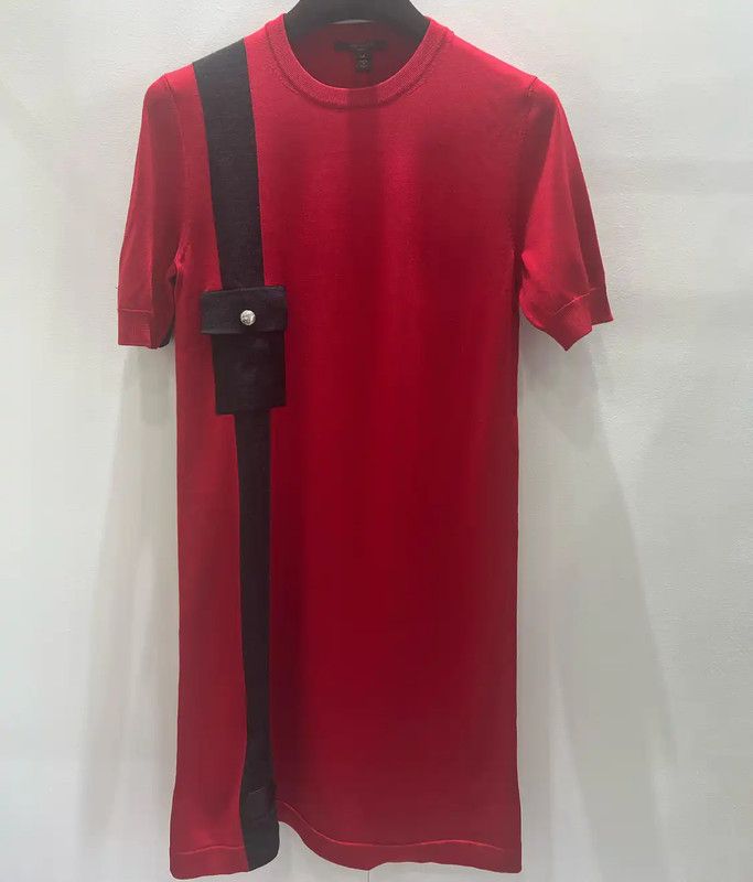 Louis Vuitton Louis Vuitton Red Silk Short Sleeve Dress 0089 Size M / US 6-8 / IT 42-44 - 1 Thumbnail