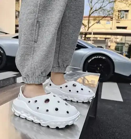 Designer Slides Beach Shoes Size US 8 / EU 41 - 4 Thumbnail