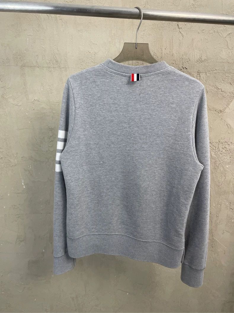 Thom Browne Thom browne Gray four-striped round-neck sweatshirt 2504-Ne Size US XS / EU 42 / 0 - 2 Thumbnail
