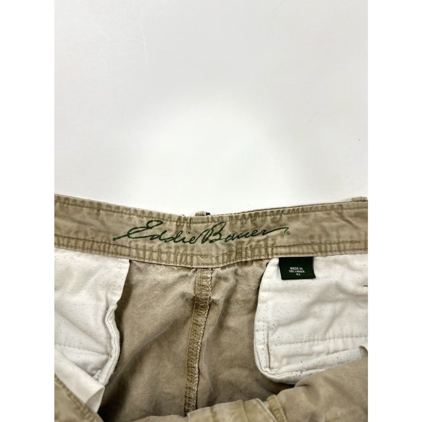 Eddie Bauer VINTAGE Eddie Bauer Shorts Men 42 Khaki Cargo Hiking Safari Trail Pockets Beige 10 in Inseam Classic Regular Mens Size US 42 / EU 58 - 4 Thumbnail