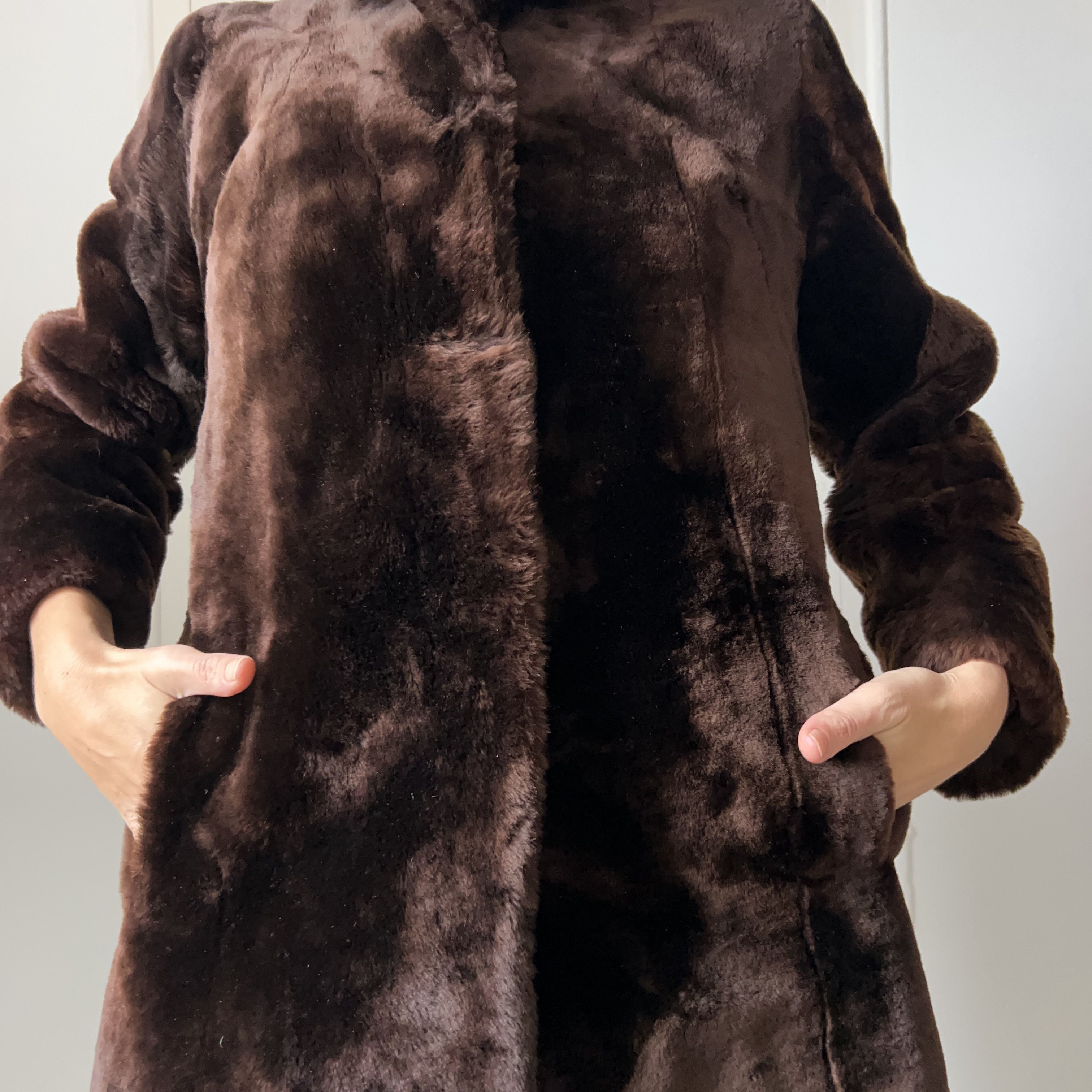 Vintage Vintage 1990s Brown Mouton Fur Coat Size S / US 4 / IT 40 - 6 Thumbnail
