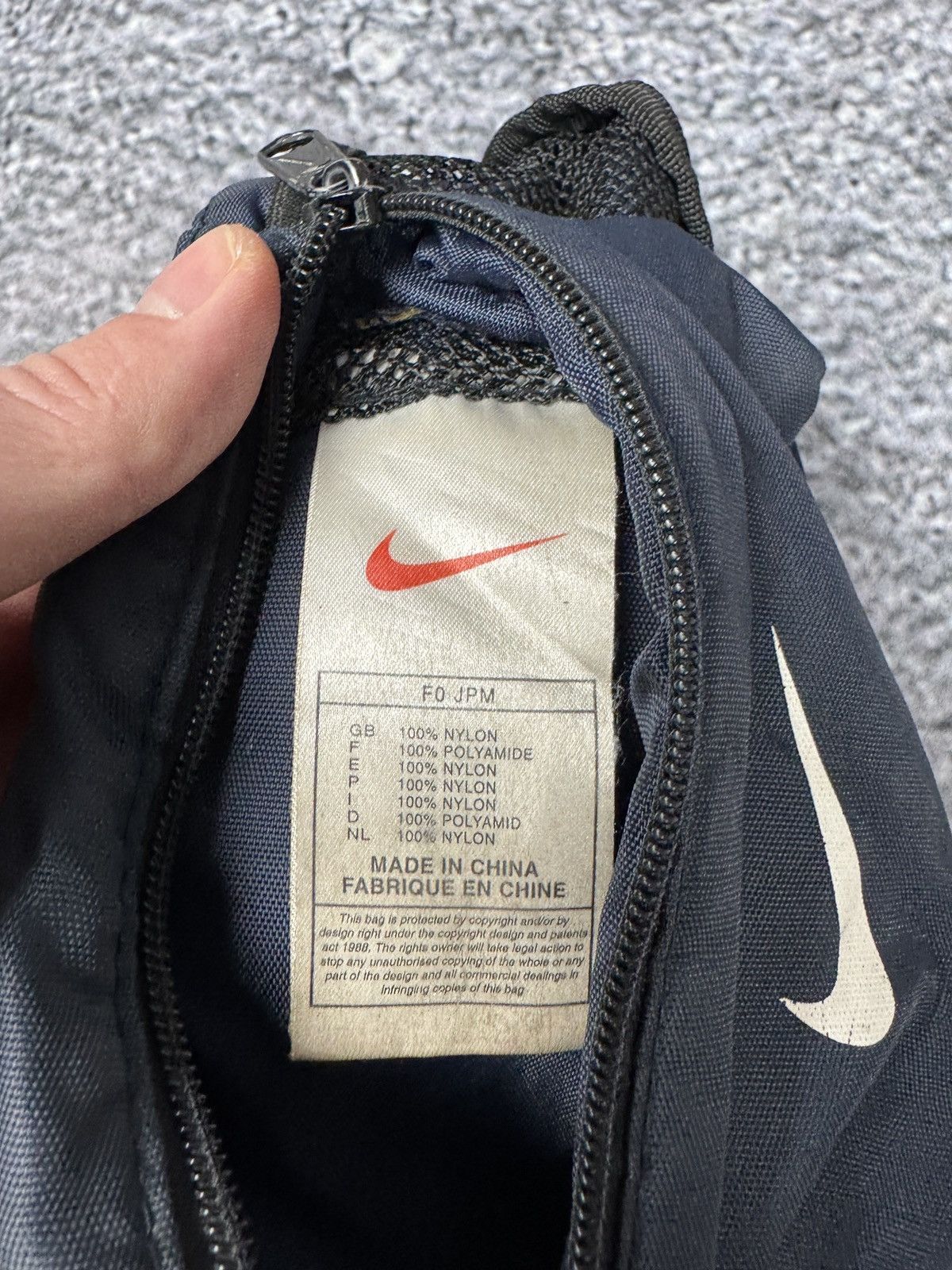 Nike Nike Vintage 90s Waist Bag Swoosh Logo Fanny Pack Belt Bag Size ONE SIZE - 11 Thumbnail