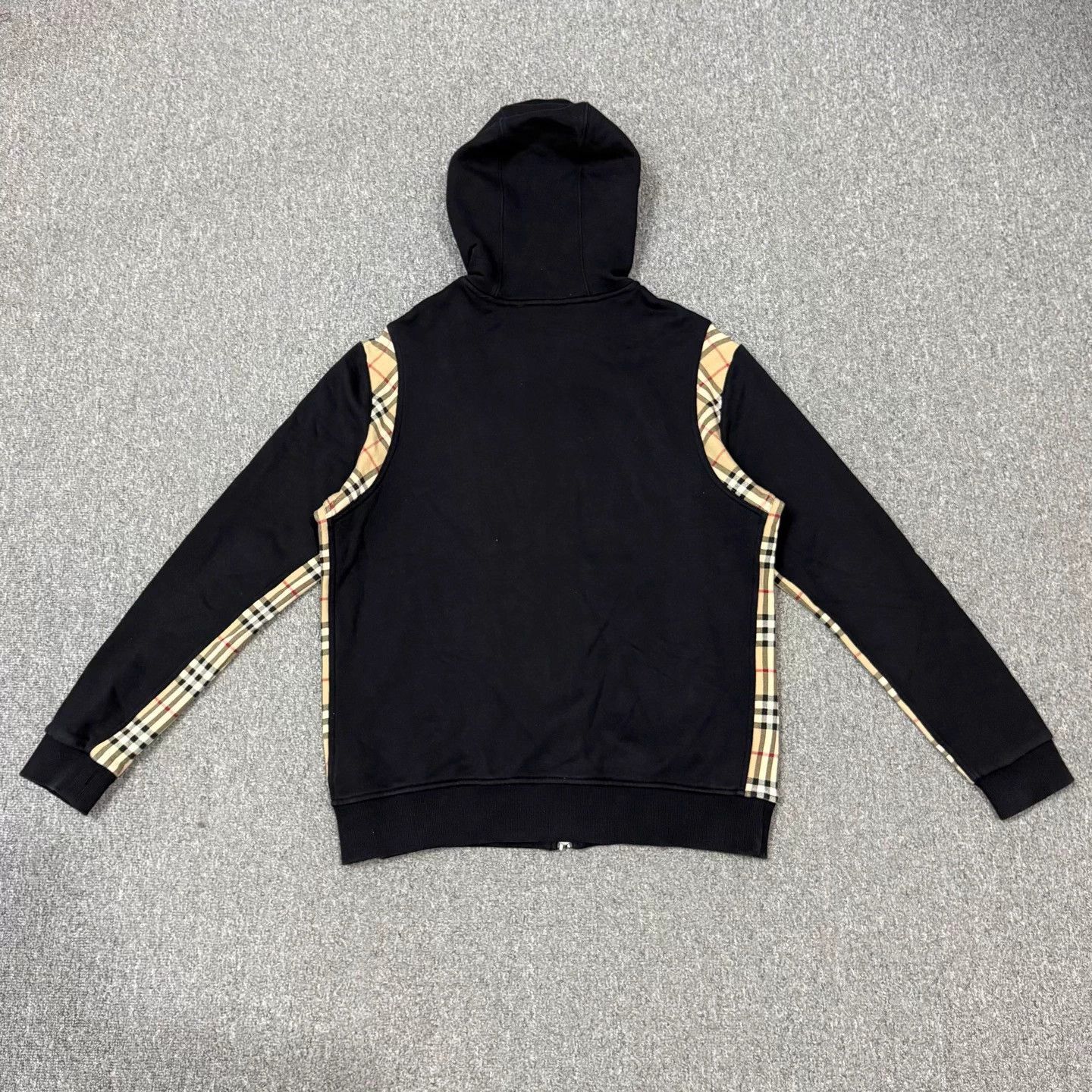 Other Burberry Check Colorblocked Zip Jacket M Size M / US 6-8 / IT 42-44 - 2 Thumbnail