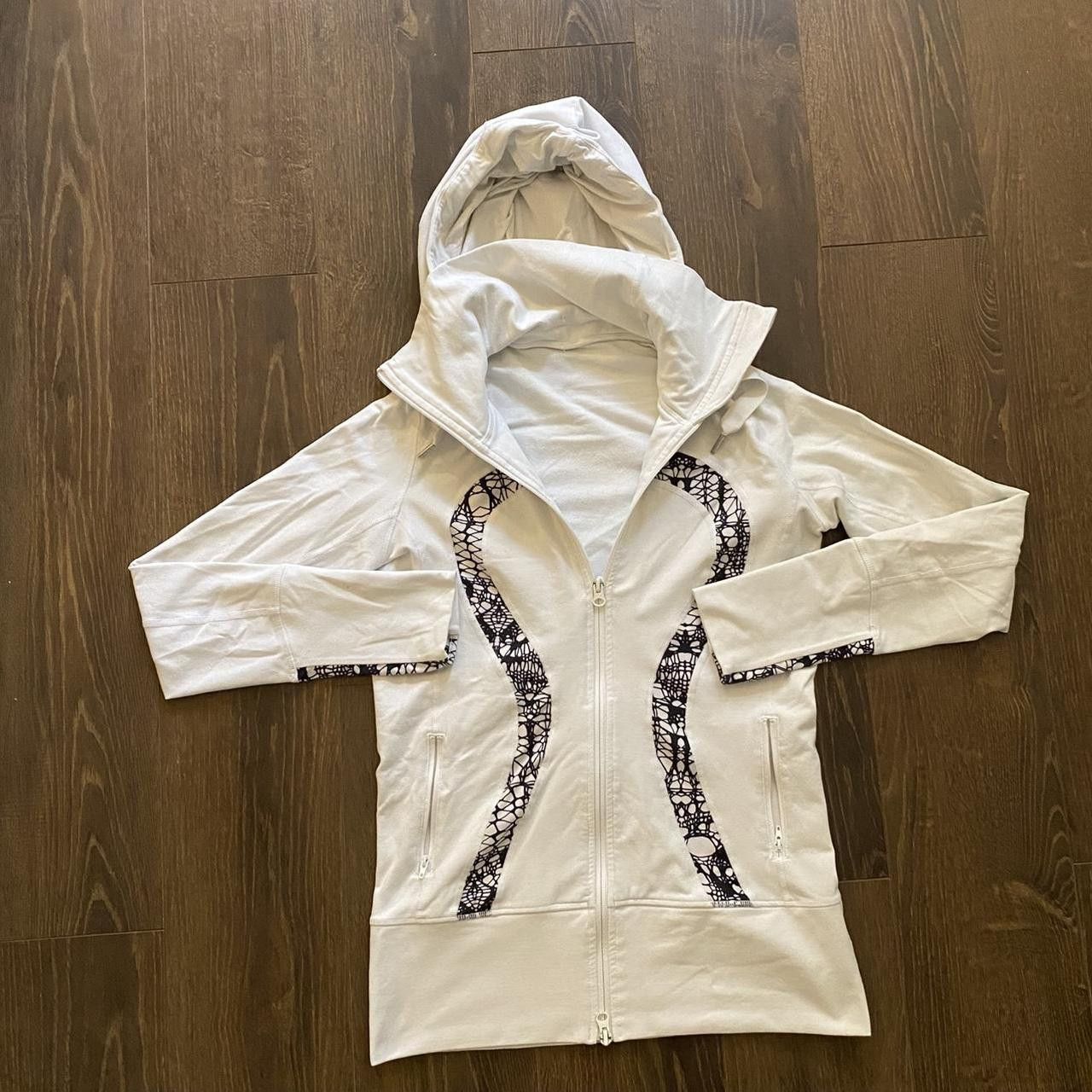 Lululemon lululemon athletic wear womens medium ? Size M / US 6-8 / IT 42-44 - 1 Thumbnail