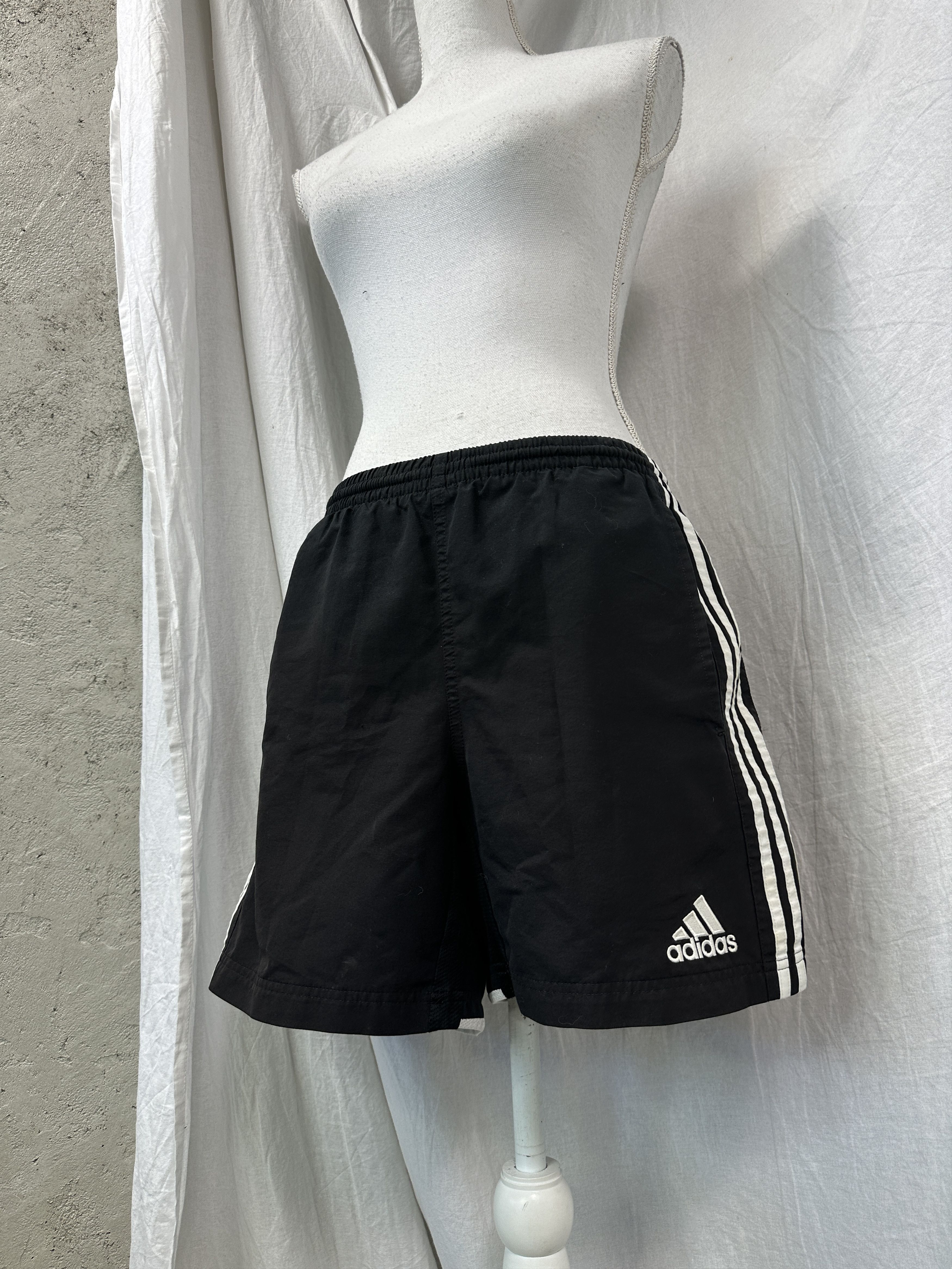Adidas Vintage Sporty Streetwear Adidas Women's Shorts Y2K Size 28" / US 6 / IT 42 - 1 Thumbnail