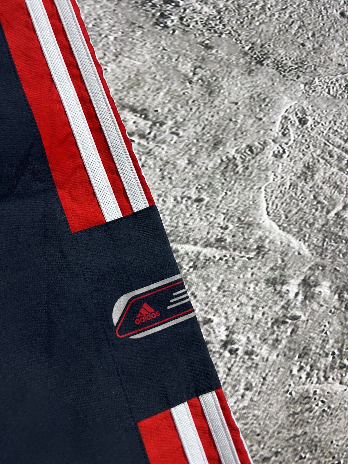 Adidas × Vintage Adidas vintage nylon track pants navy red small logo 2000s Size US 28 / EU 44 - 3 Thumbnail
