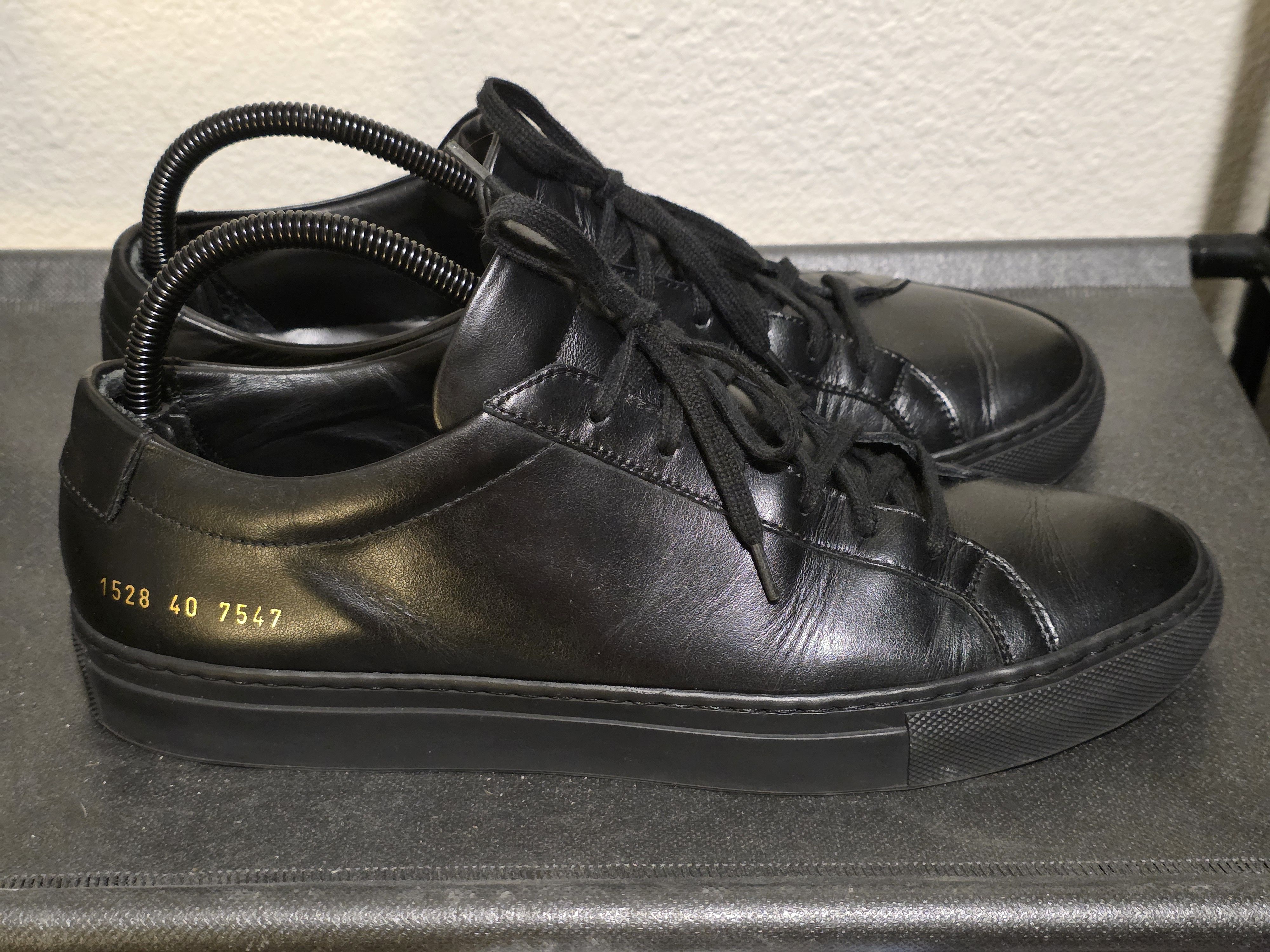 Common Projects Achilles Low Size US 7 / EU 40 - 2 Thumbnail