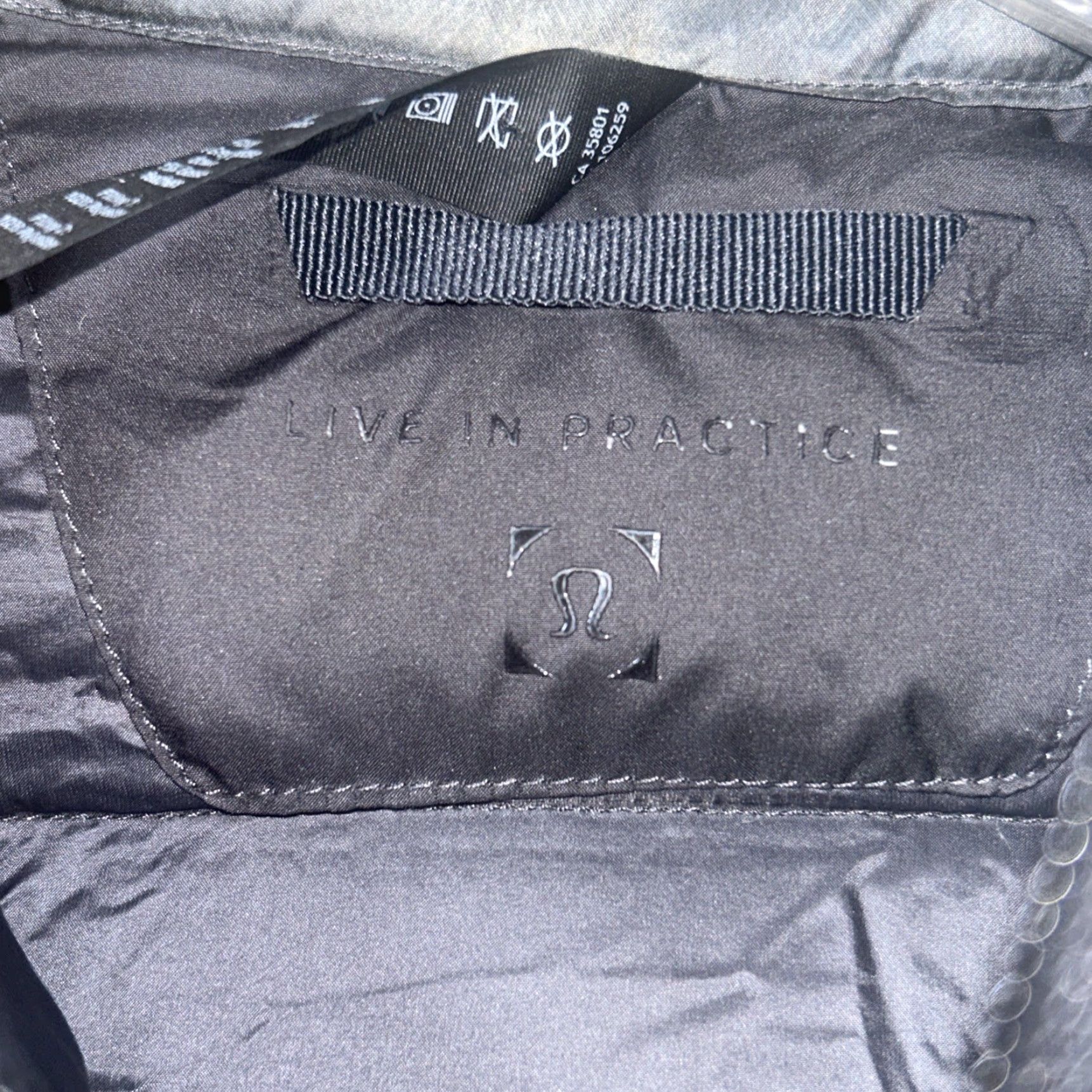 Lululemon Lululemon Jacket Mens Full Zip 700 Fill Down Puffer Gray L Size US L / EU 52-54 / 3 - 2 Thumbnail