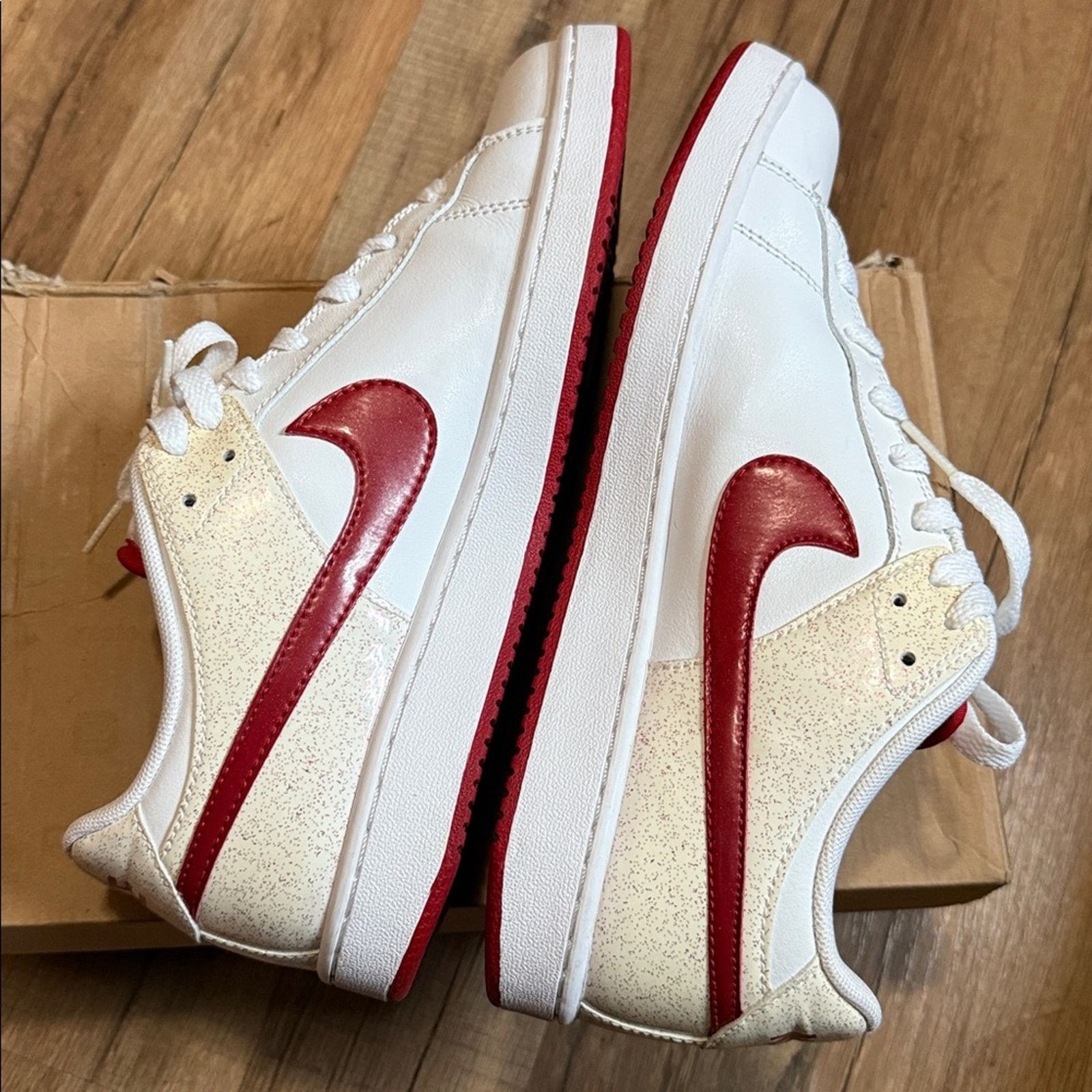 Nike 2008 Nike Santa Cruise White Varsity Red Black Size US 8.5 / EU 41-42 - 7 Thumbnail