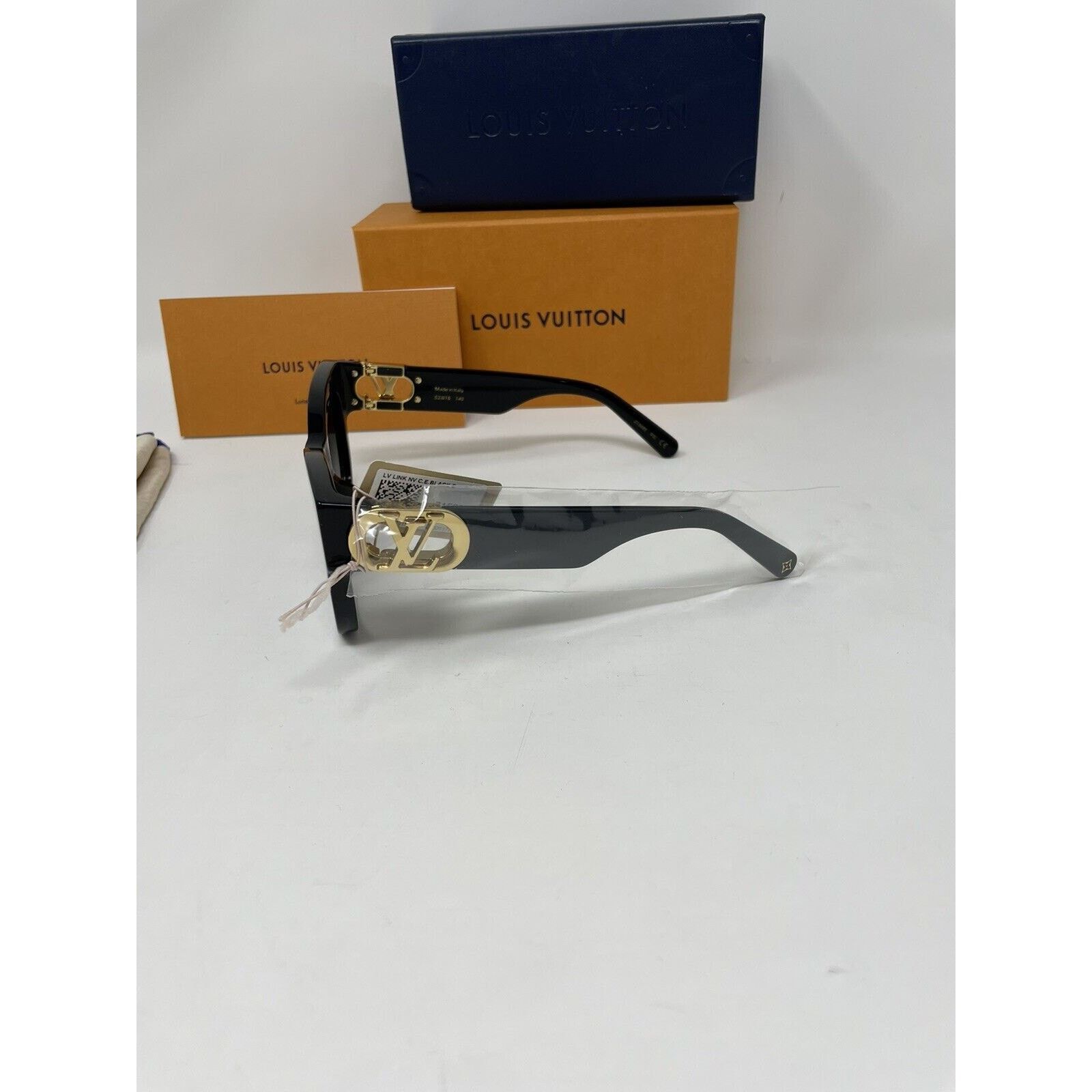 Louis Vuitton Louis Vuitton Link PM Cat Eye East Sunglasses Size ONE SIZE - 4 Thumbnail