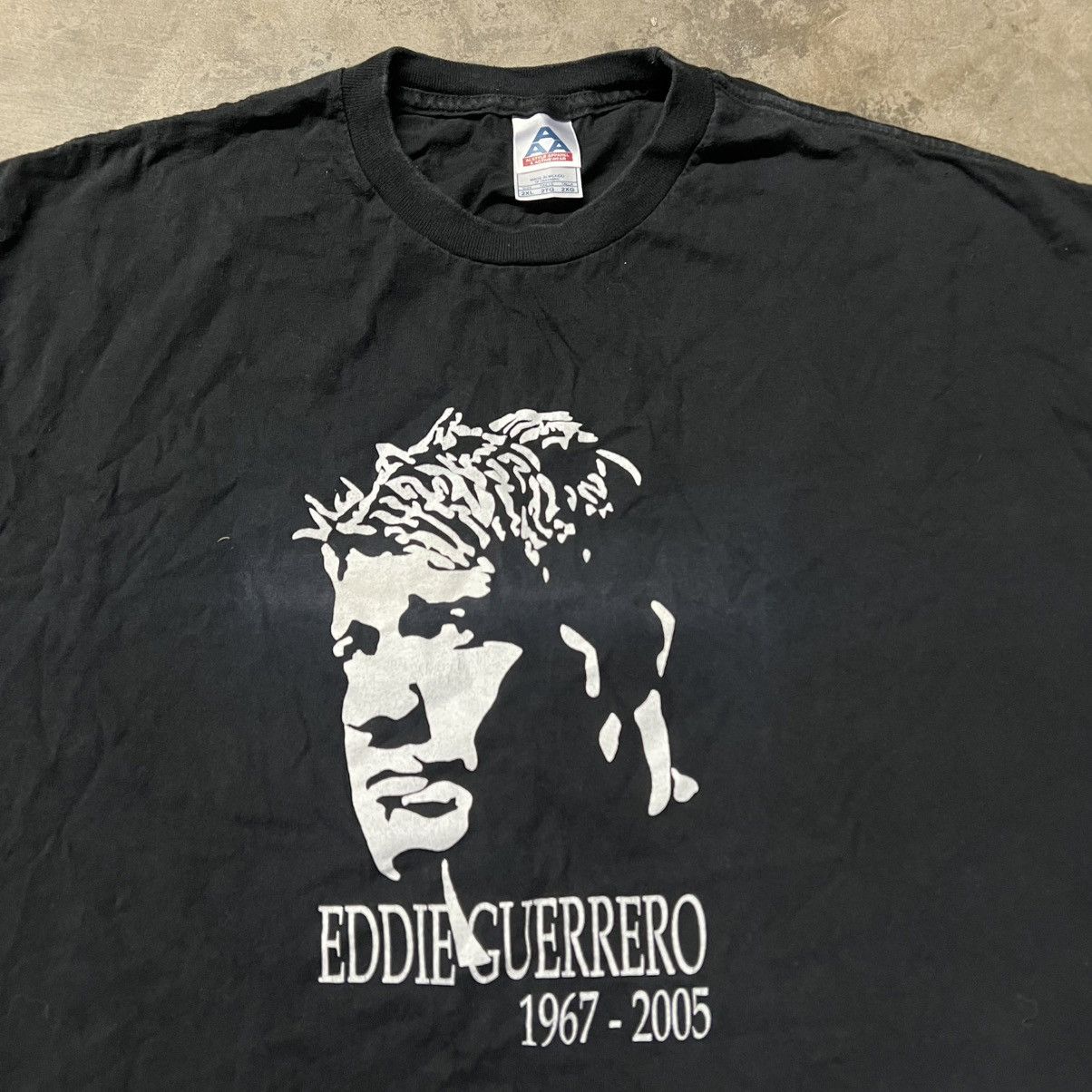 Vintage × WWE × WWF Vintage 2005 WWE Eddie Guerrero Viva LA Raza Memorial Shirt Size US XXL / EU 58 / 5 - 3 Thumbnail