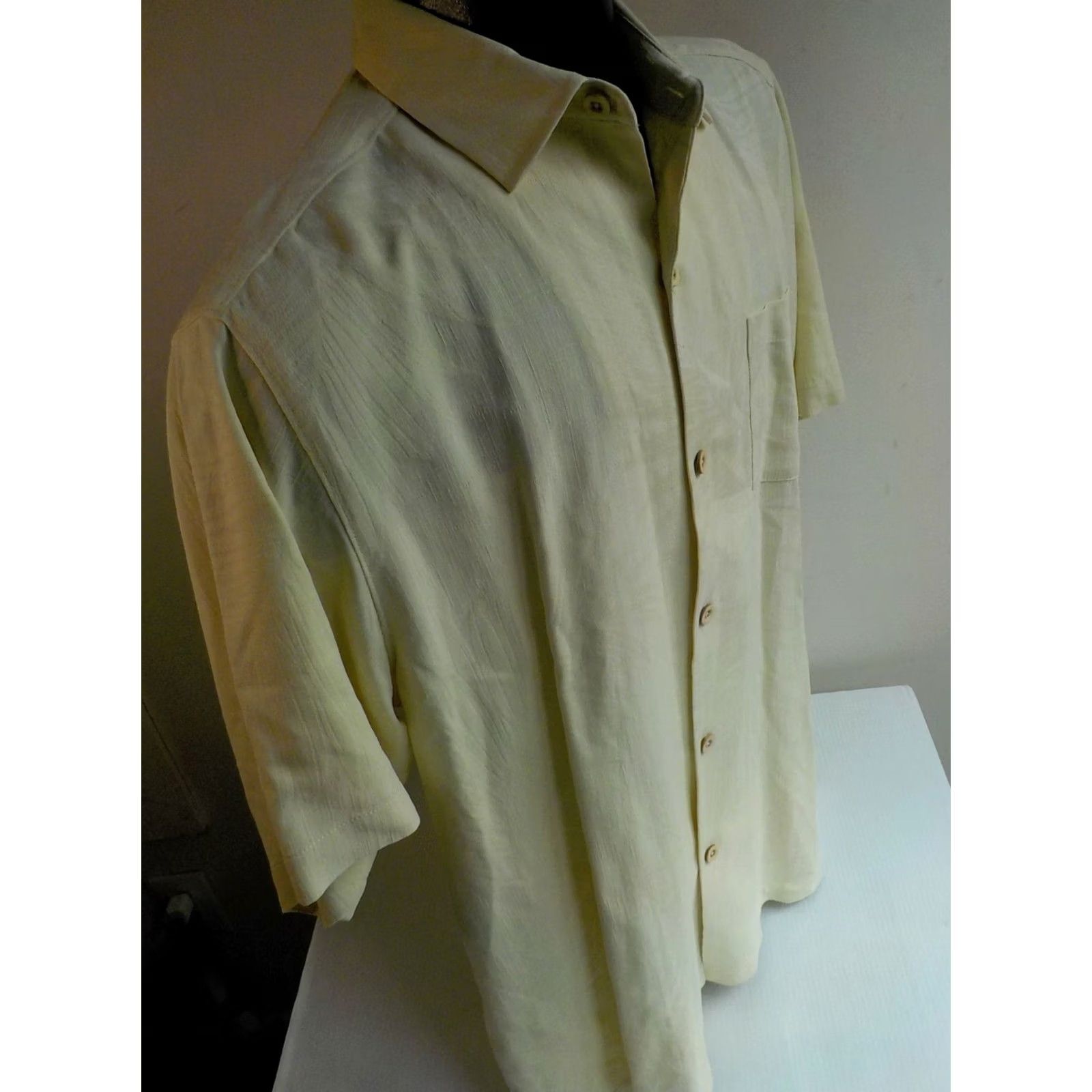 Tommy Bahama TOMMY BAHAMA Camp Shirt Shirt Yellow 100% Silk SS Camp Shirt M Pale Yellow Leaves Button-Up Mens Size US M / EU 48-50 / 2 - 3 Thumbnail