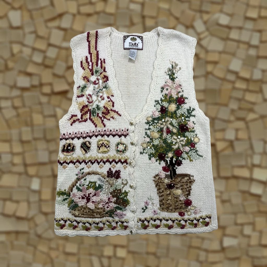 Vintage VINTAGE Tiara International Cardigan Sweater Vest Christmas Tree Wreath Ornament Women L Size L / US 10 / IT 46 - 1 Thumbnail