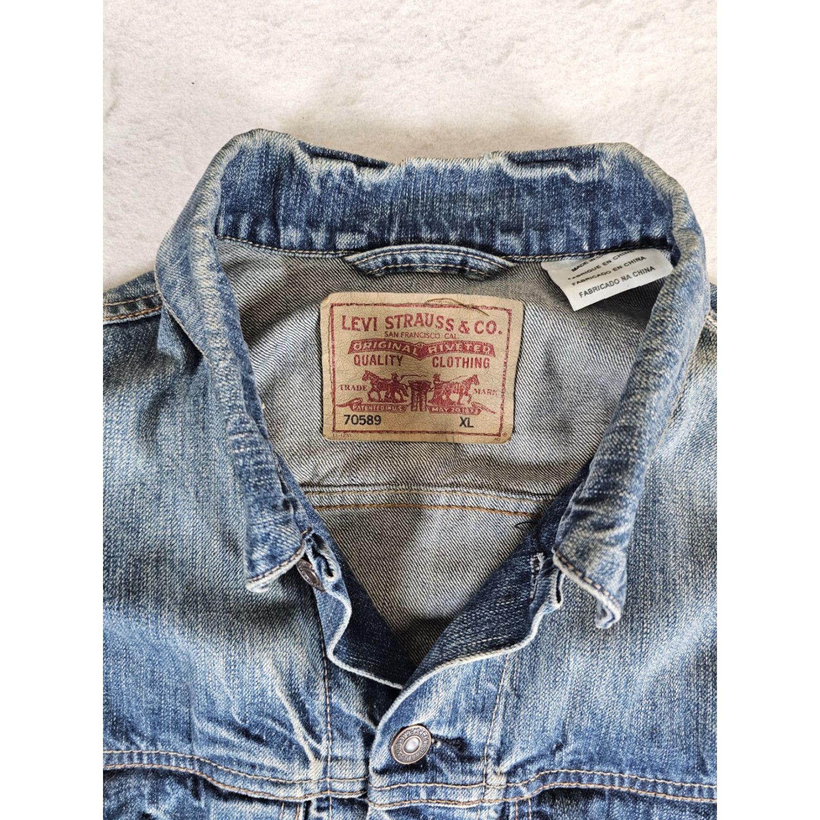 Levi's VINTAGE Levi's Trucker Denim Jacket Mens XL Medium Wash Signature 90s Casual Denim Jacket Mens XL Blue Size US 36 / EU 52 - 3 Thumbnail