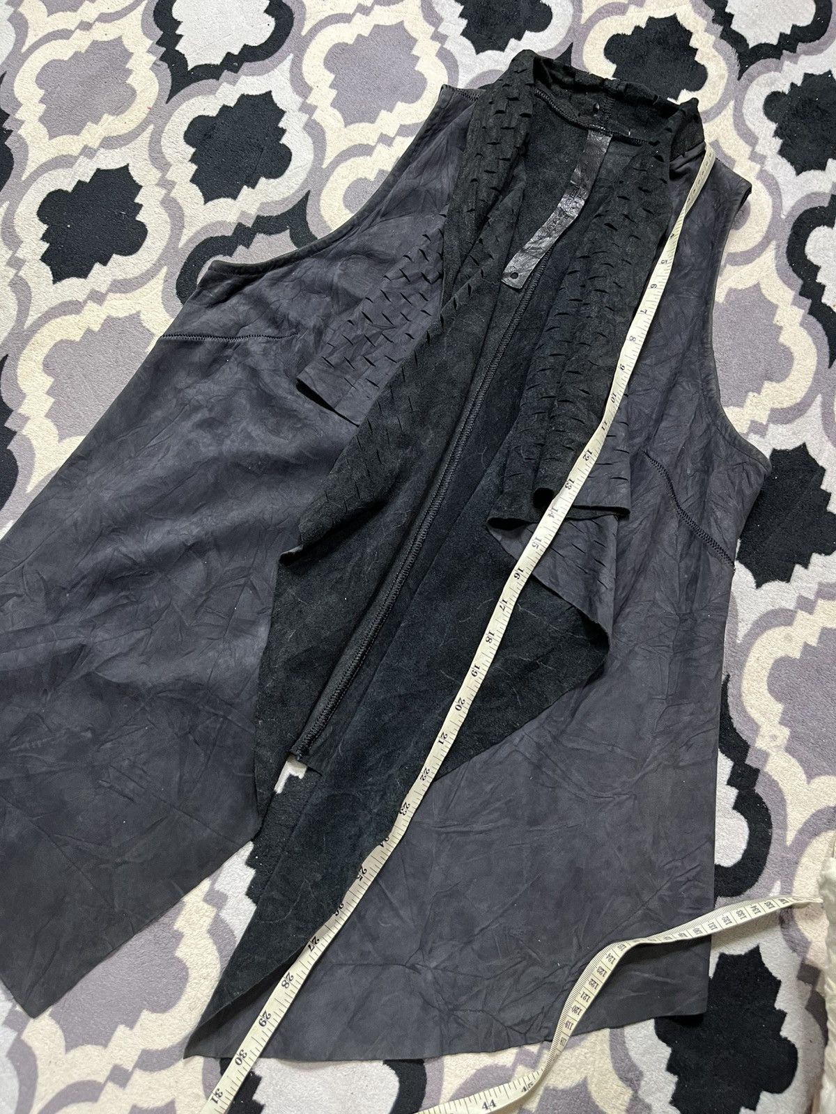Isaac Sellam Experience Distressed cut Calfskin leather vest Size US M / EU 48-50 / 2 - 13 Thumbnail