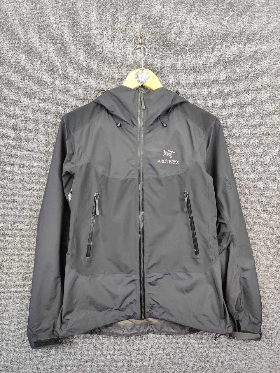 Arc'teryx × Vintage Arcteryx Goretex Outdoor Jacket Size S / US 4 / IT 40 - 1 Thumbnail