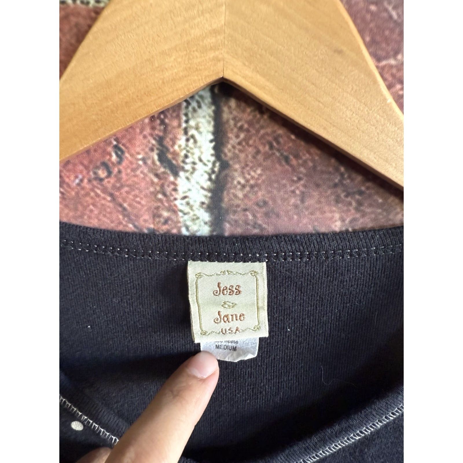Vintage VINTAGE Jess & Jane Womens Black Christmas Print Long Sleeve V-Neck Shirt Medium Size M / US 6-8 / IT 42-44 - 3 Thumbnail