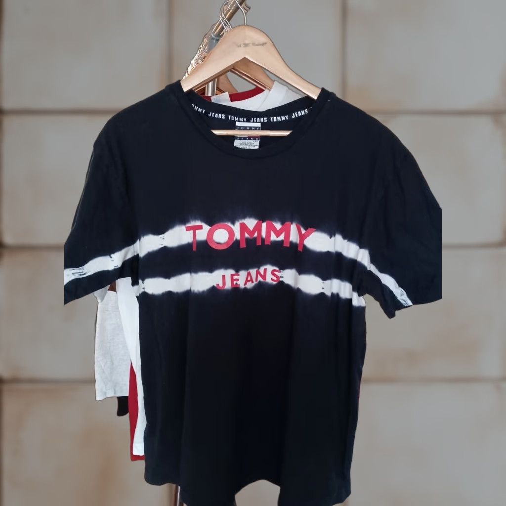 VINTAGE Tommy Hilfiger Tommy Jeans T-Shirt USA Multicolor Tie Dye L Spell Out Logo Men Shirt