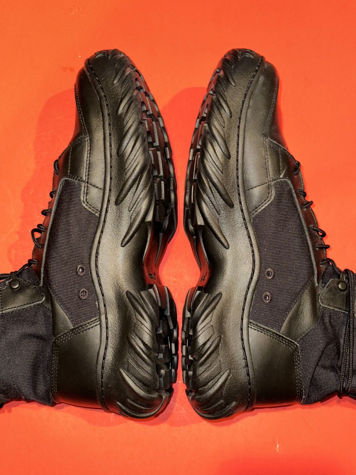 Oakley OAKLEY 8" FIELD ASSAULT BLK LEATHER TACTICAL BOOTS 10US READ Size US 10 / EU 43 - 7 Thumbnail