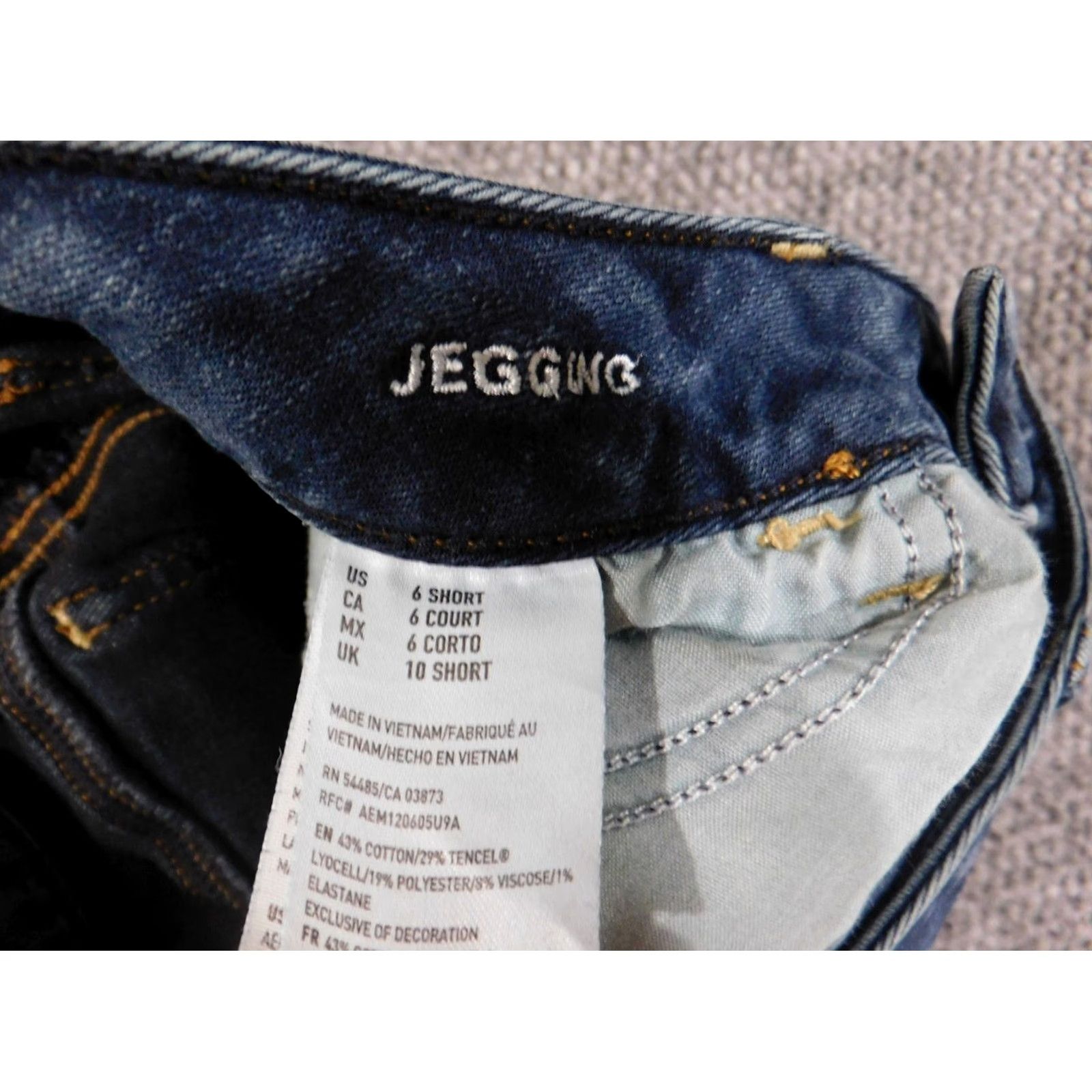 American Eagle Outfitters American Eagle Outfitters Jeans Jegging Blue Stretch Dark Denim Womens Size 6 Regular Inseam 26 Size 28" / US 6 / IT 42 - 6 Thumbnail