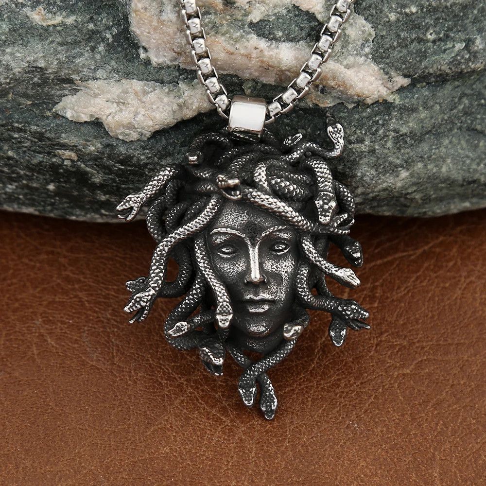 Jewelry Gothic Unique Medusa Necklace Size ONE SIZE - 2 Thumbnail