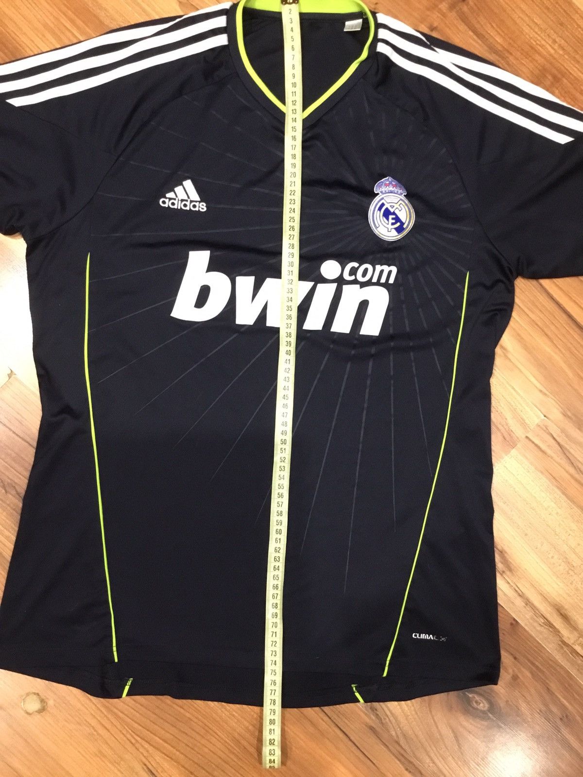 Adidas REAL MADRID 2010 2011 AWAY FOOTBALL SHIRT SOCCER JERSEY Size US L / EU 52-54 / 3 - 6 Thumbnail